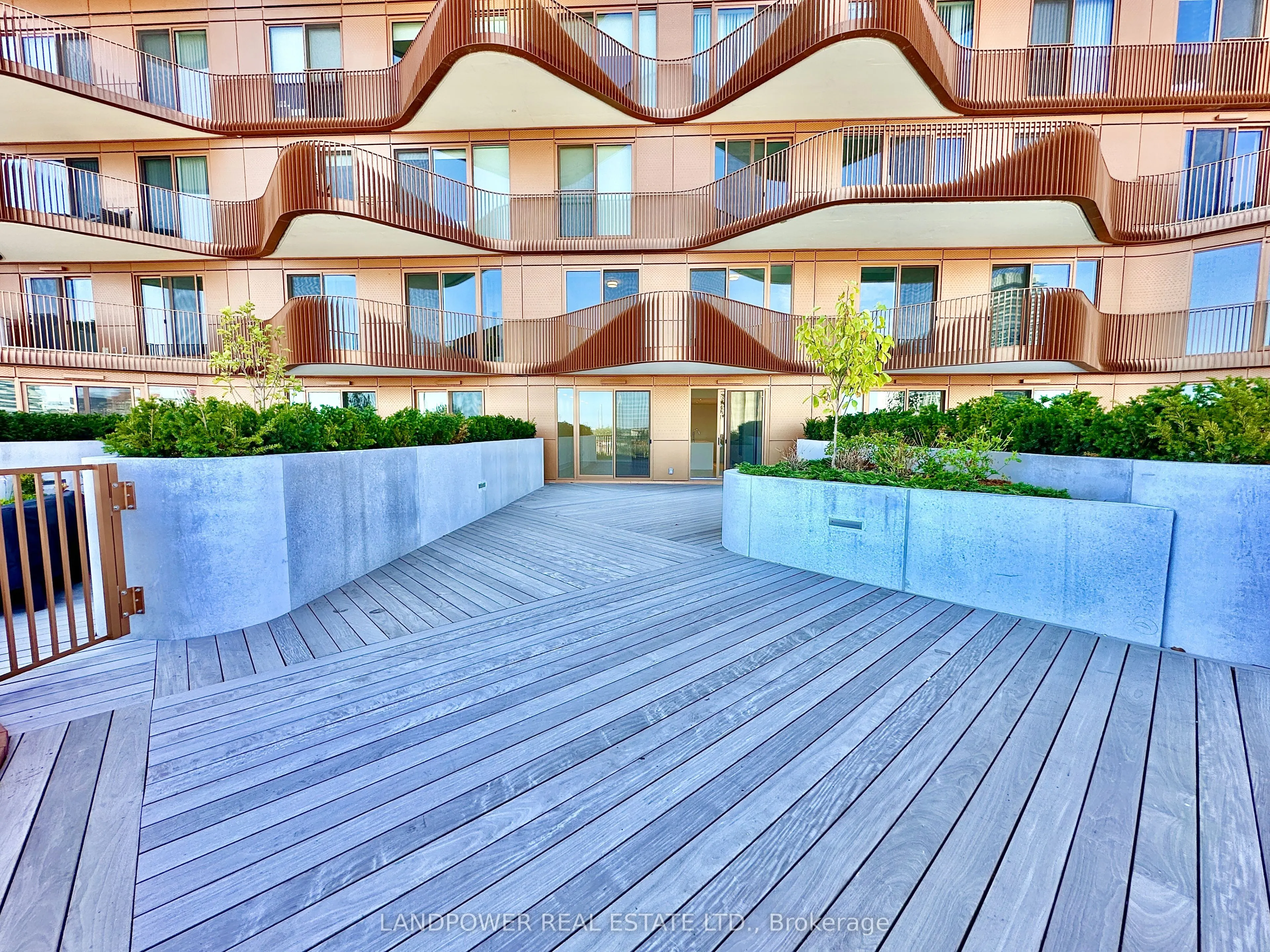 155 Merchants' Wharf, #302