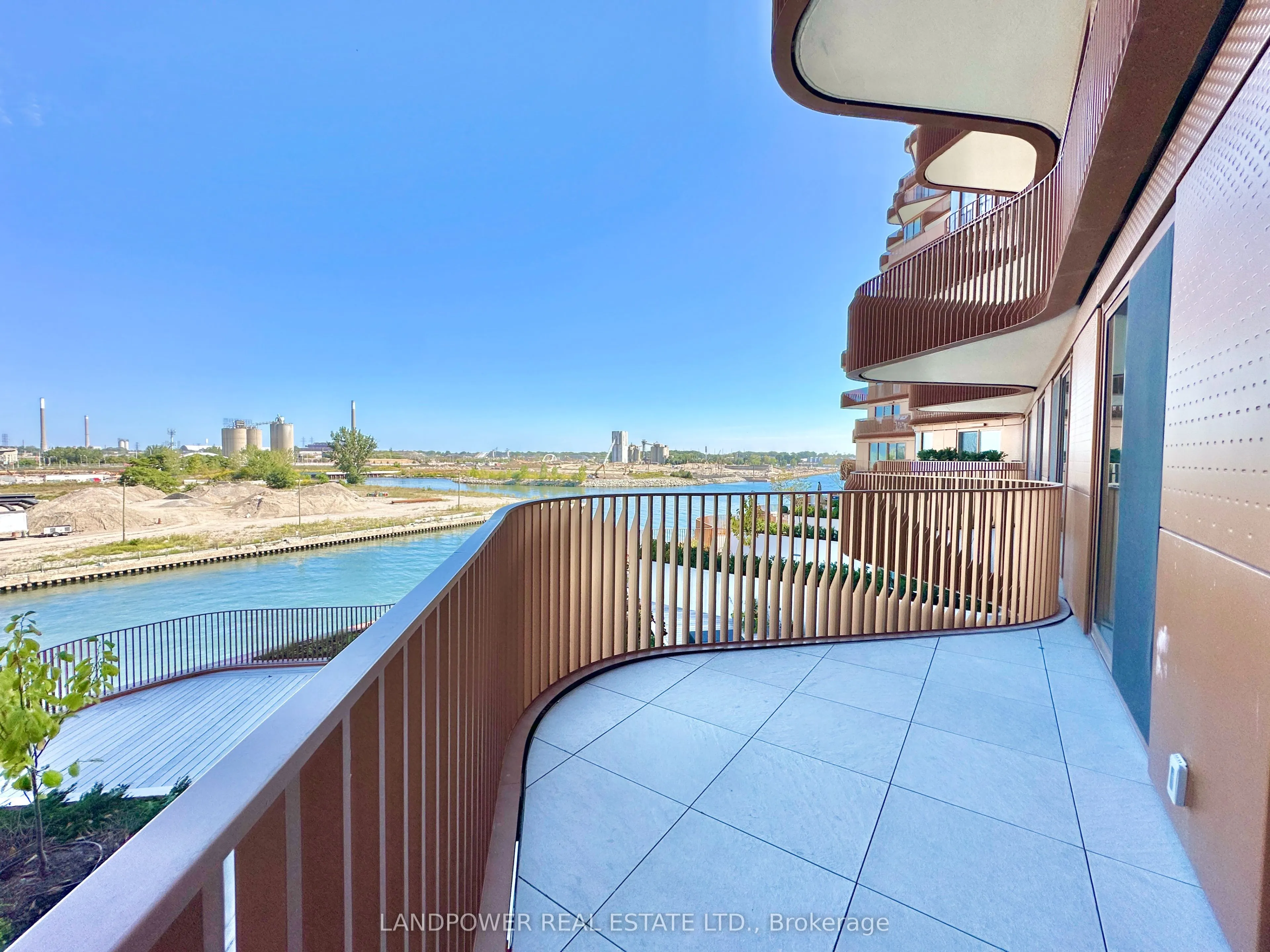 155 Merchants' Wharf, #302