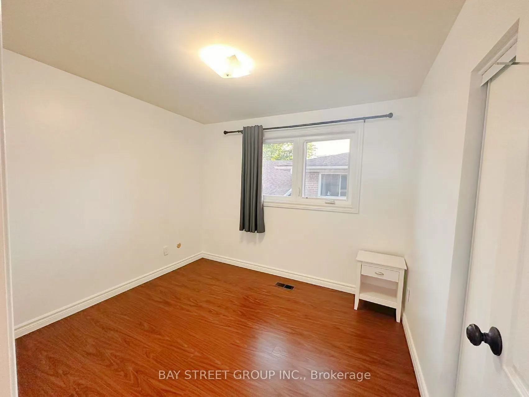 24 Wyvern Road, #Main& Upper