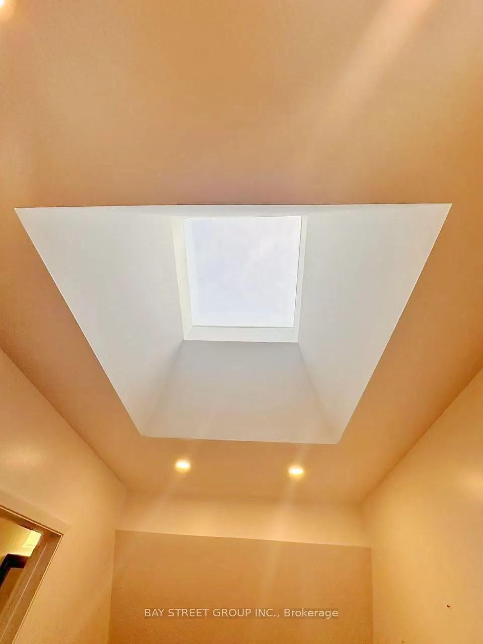 24 Wyvern Road, #Main& Upper