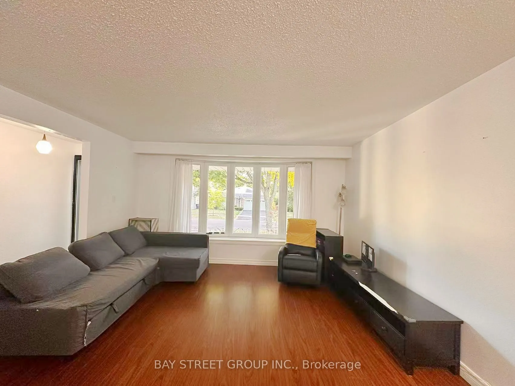24 Wyvern Road