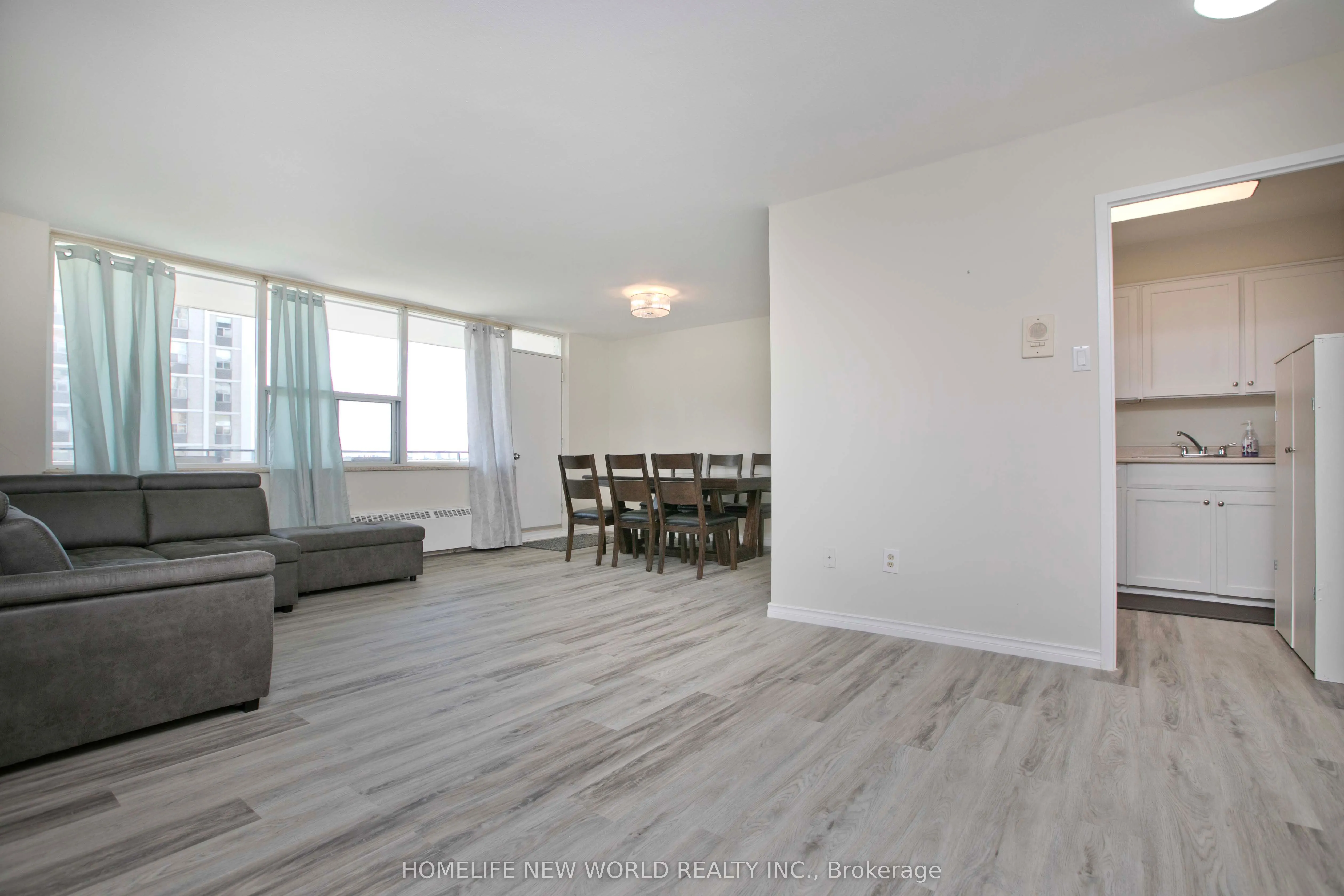 20 Forest Manor Road, #702