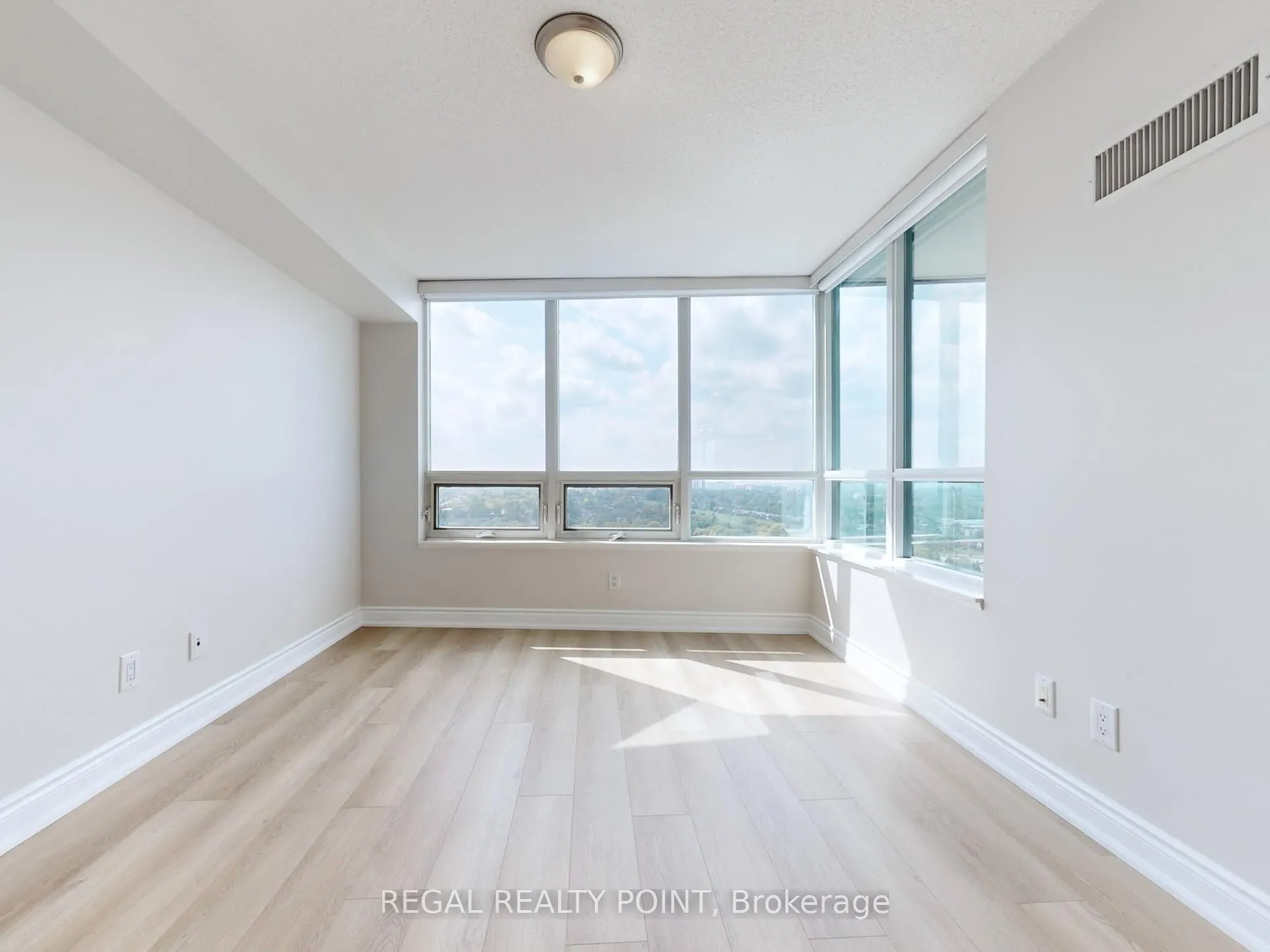 25 Greenview Avenue, #2118