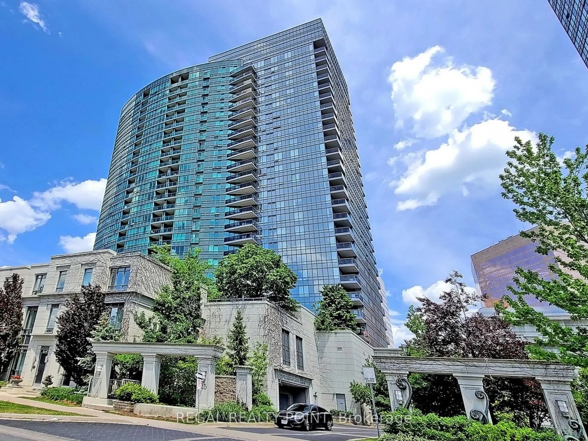 25 Greenview Avenue, #2118