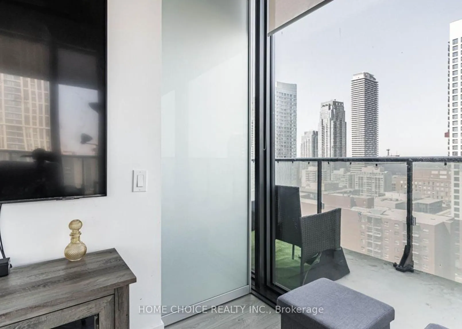 161 Roehampton Avenue, #2103