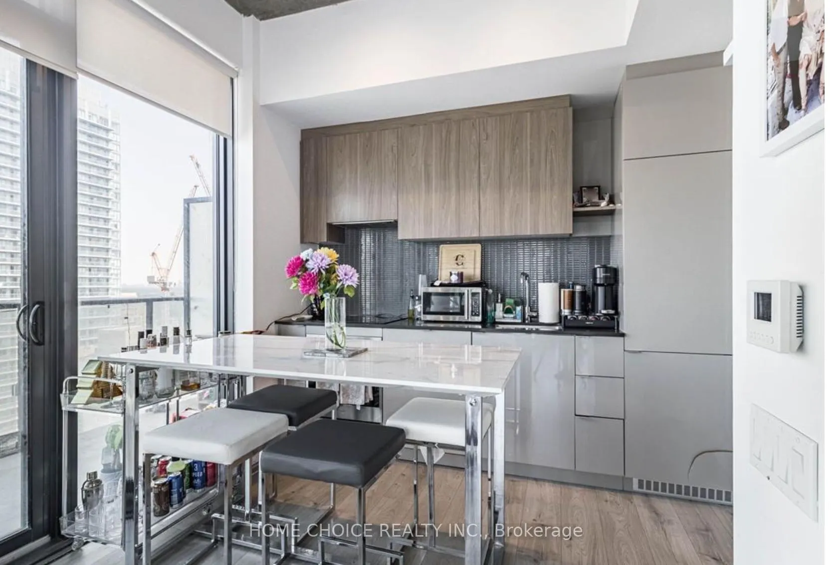 161 Roehampton Avenue, #2103