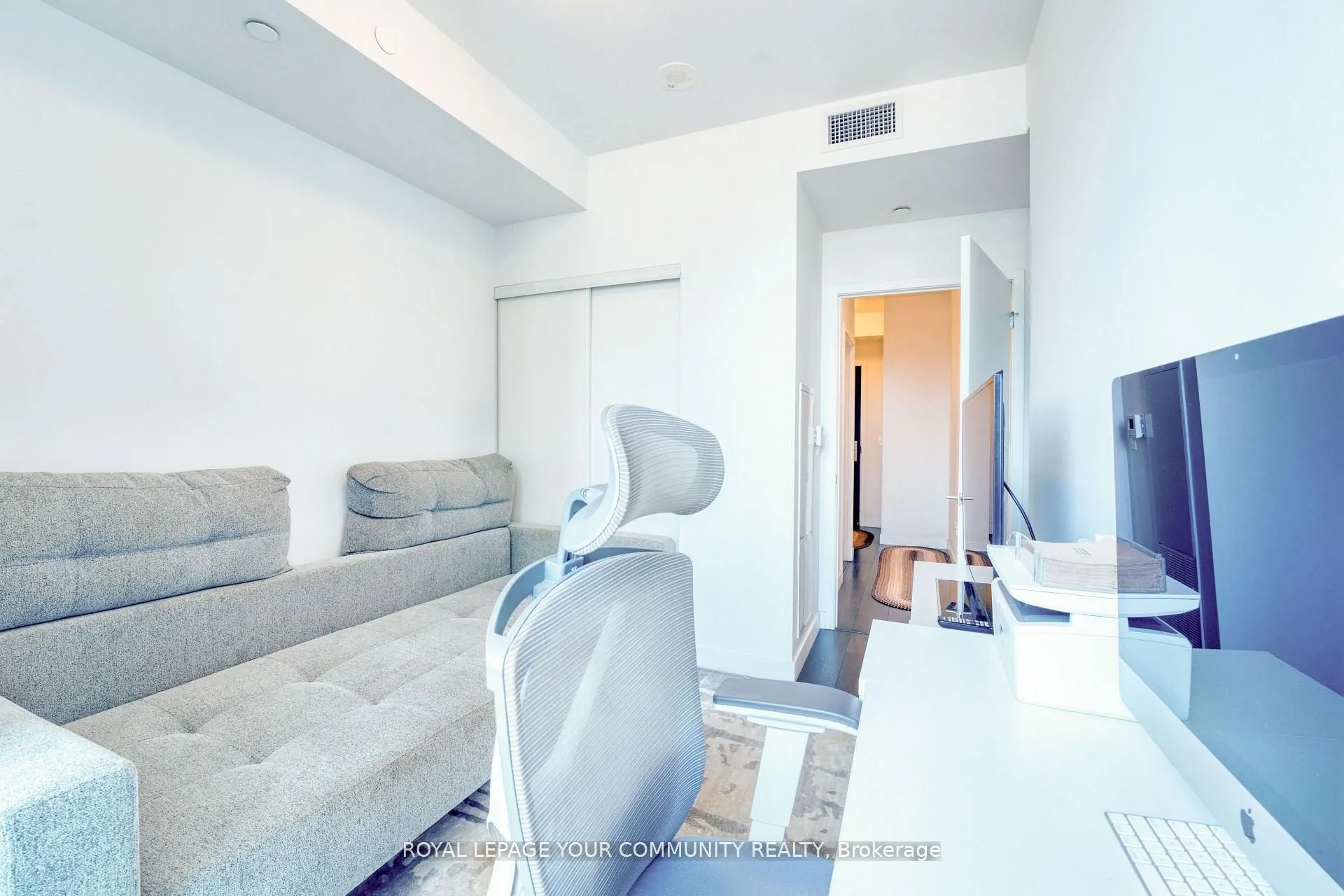 8 Eglinton Avenue E, #1808