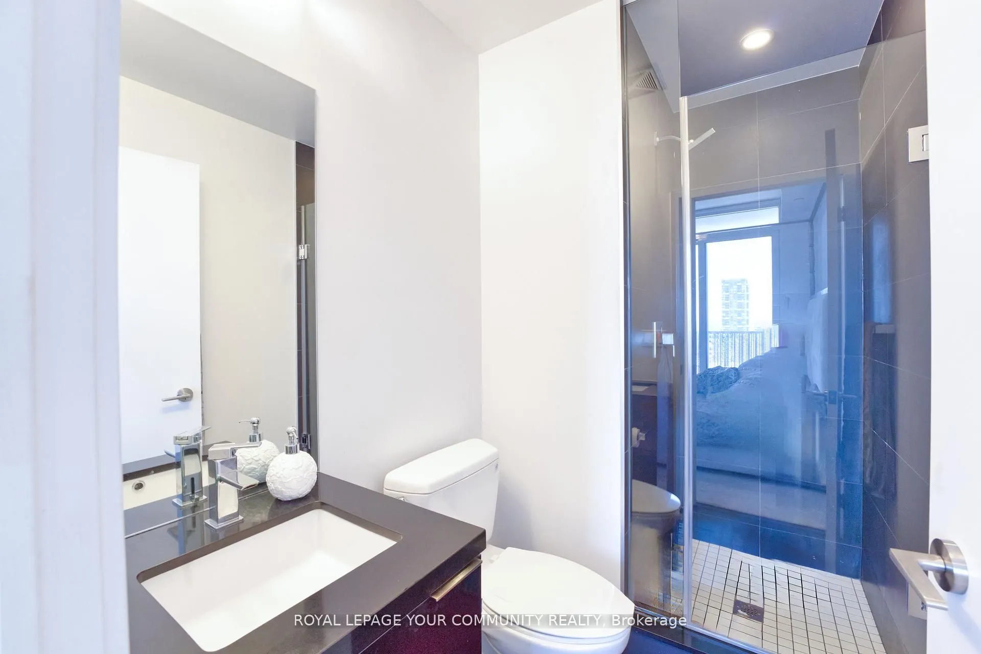 8 Eglinton Avenue E, #1808