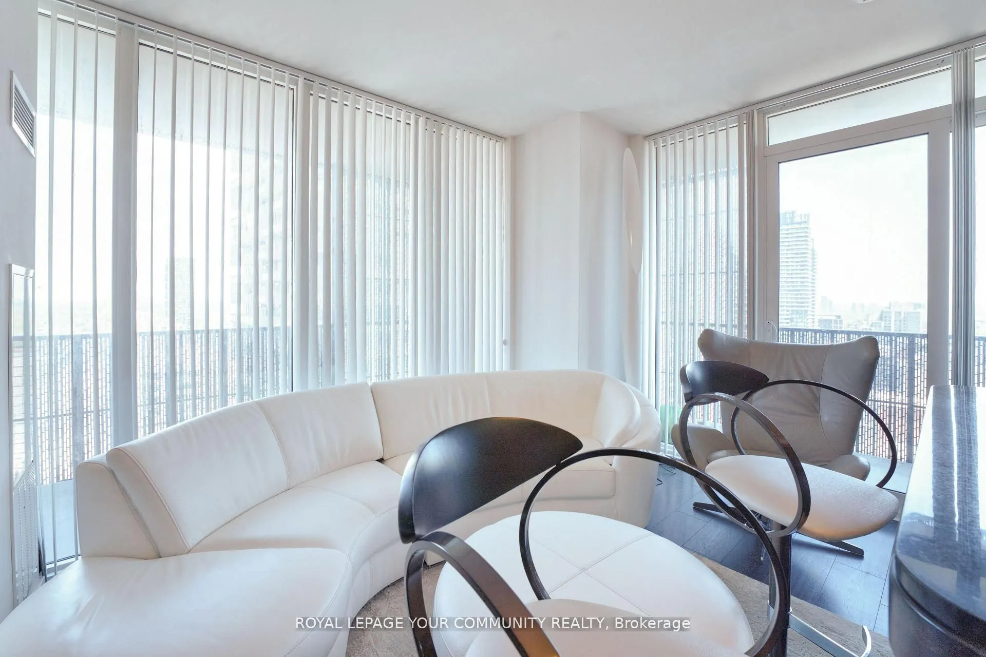 8 Eglinton Avenue E, #1808