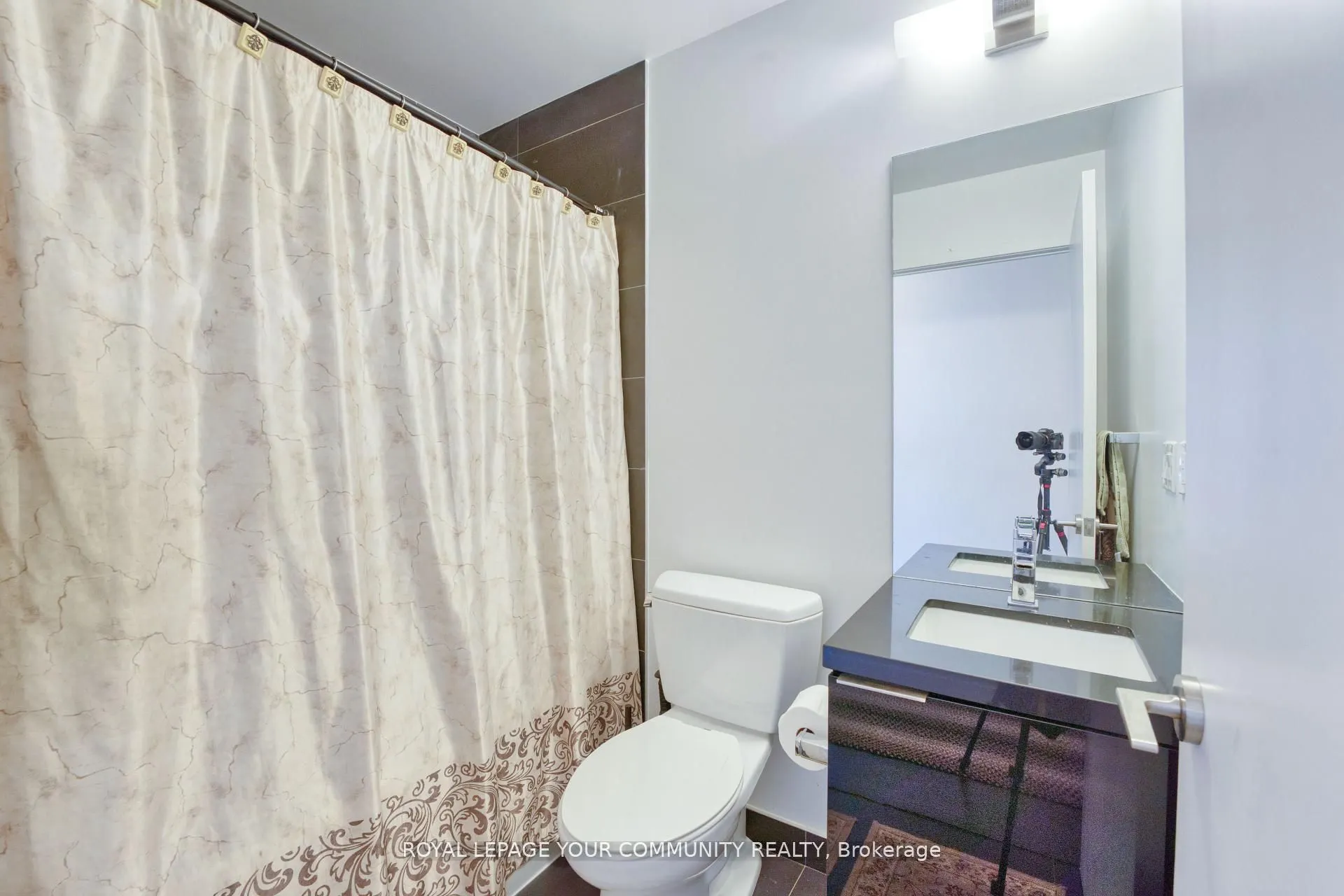 8 Eglinton Avenue E, #1808