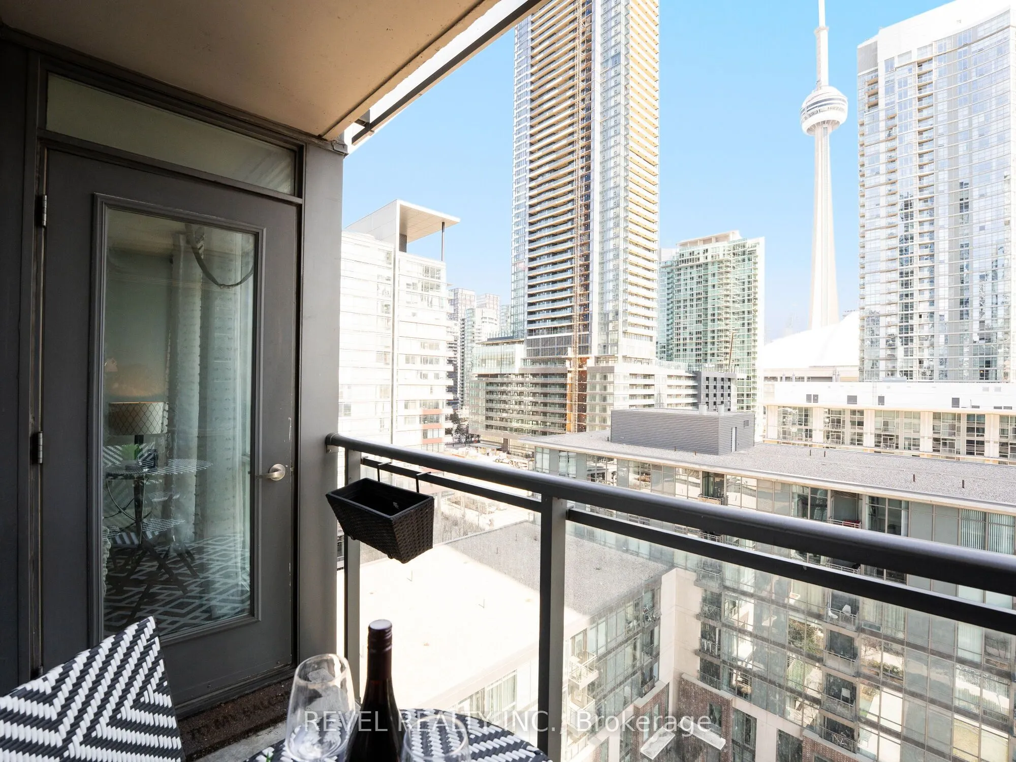 15 Fort York Boulevard E, #1208