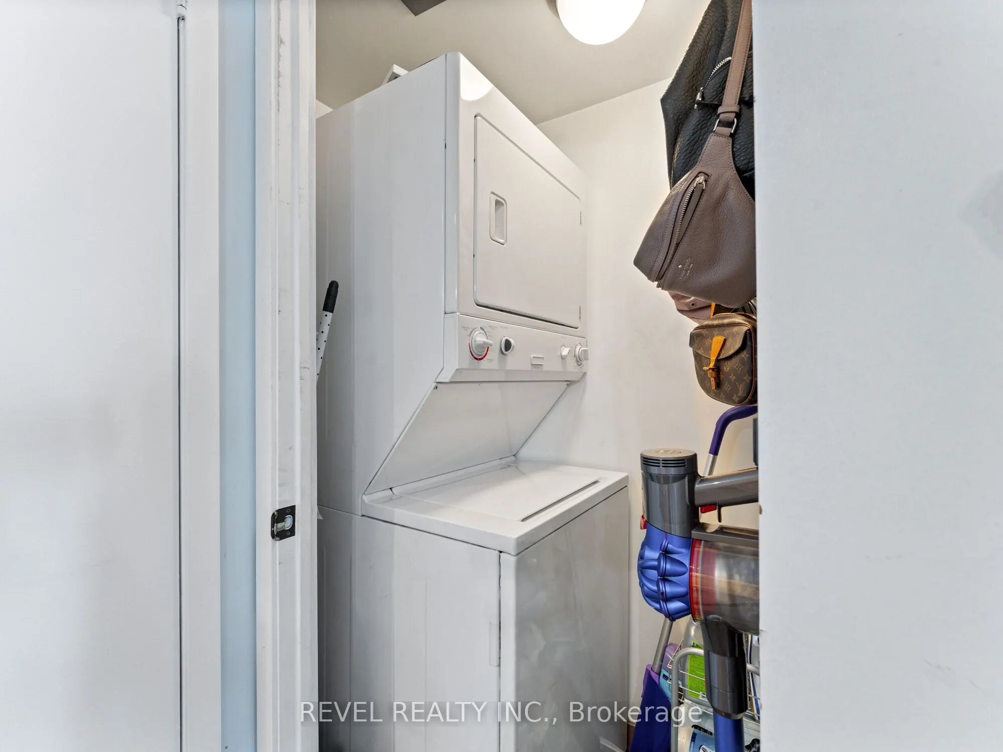 15 Fort York Boulevard E, #1208
