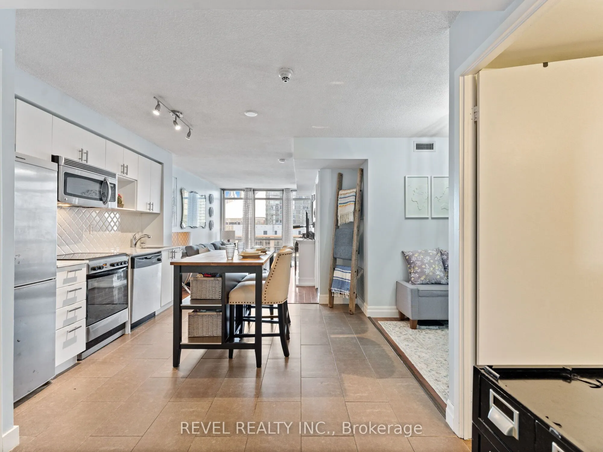 15 Fort York Boulevard E, #1208