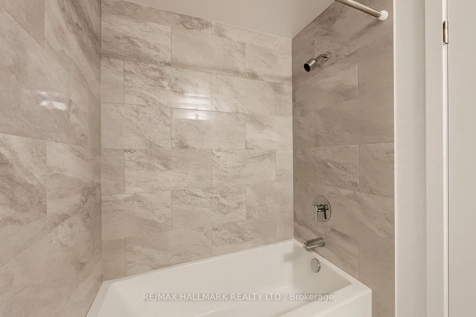 32 Forest Manor Road, #2603