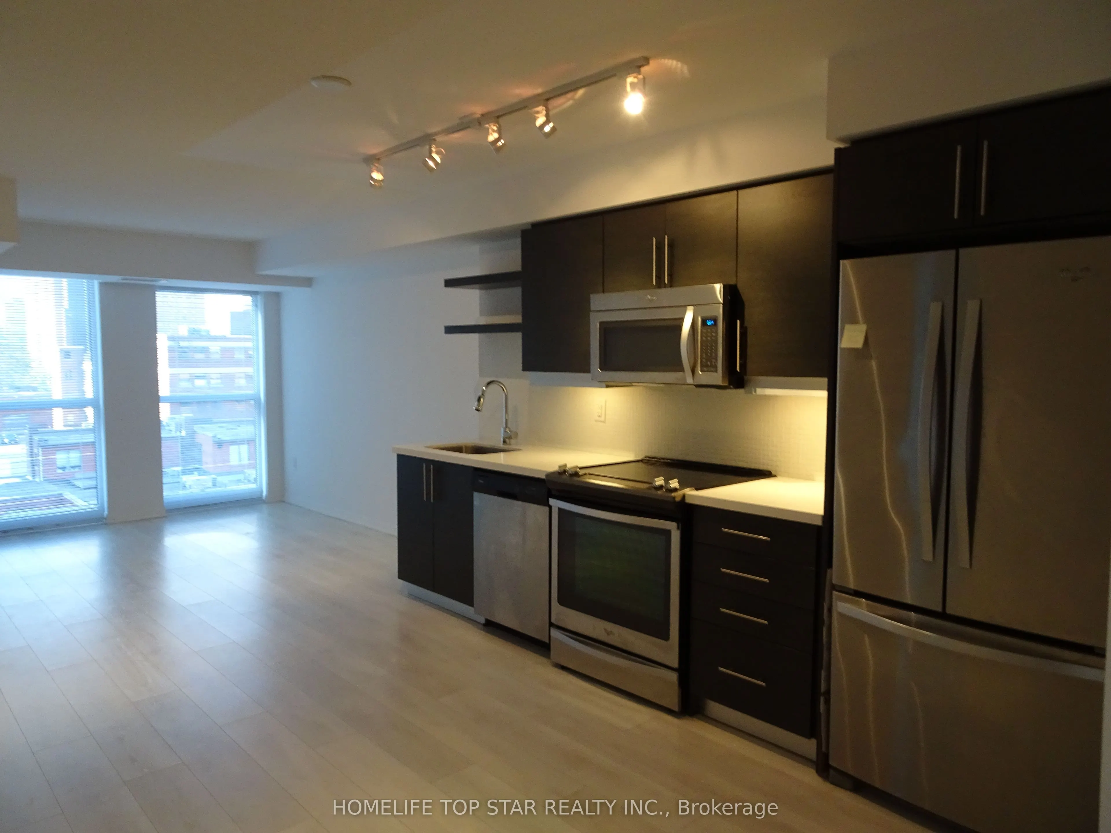 400 Adelaide Street E, #715