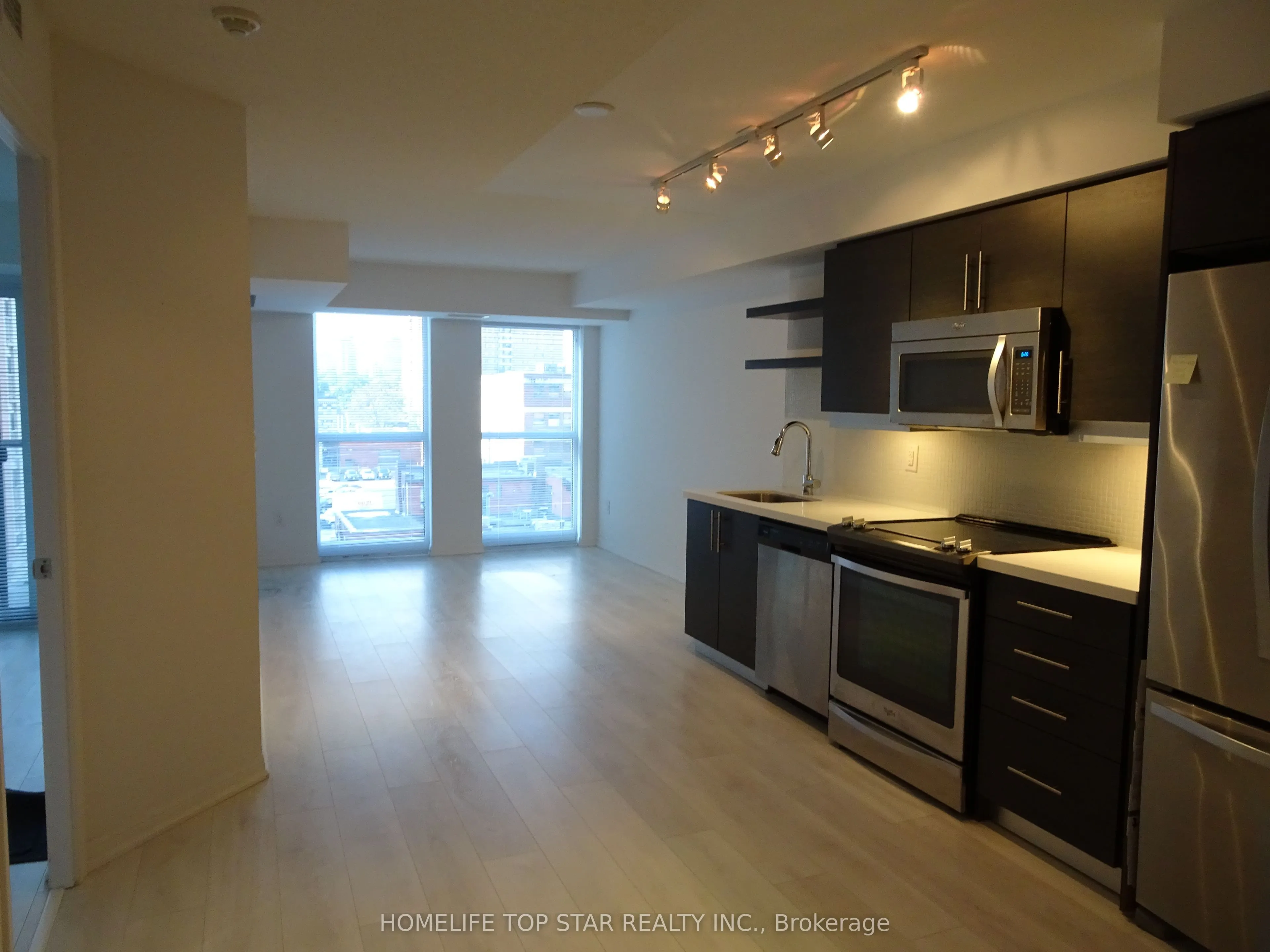 400 Adelaide Street E, #715