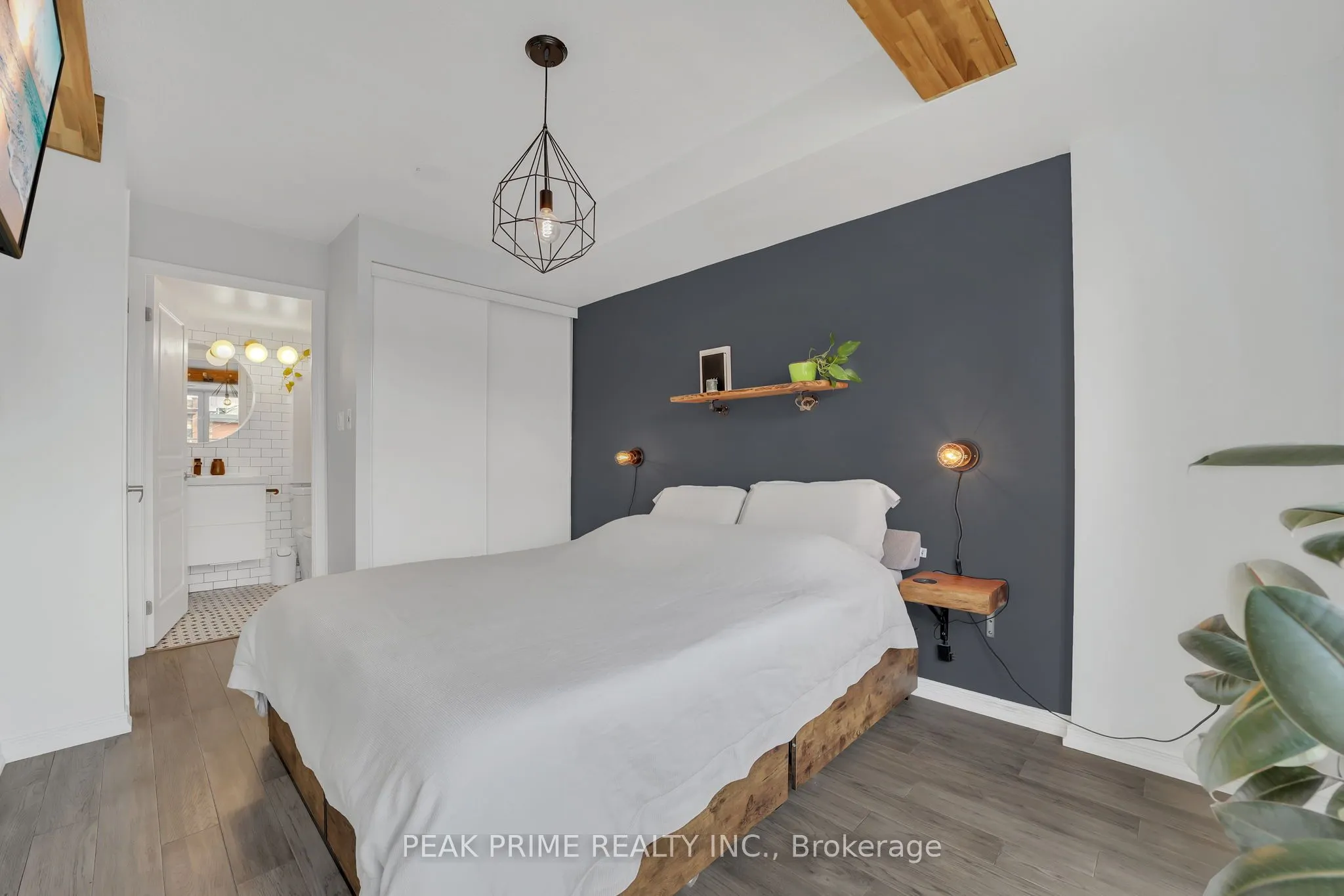 308 Palmerston Avenue, #306