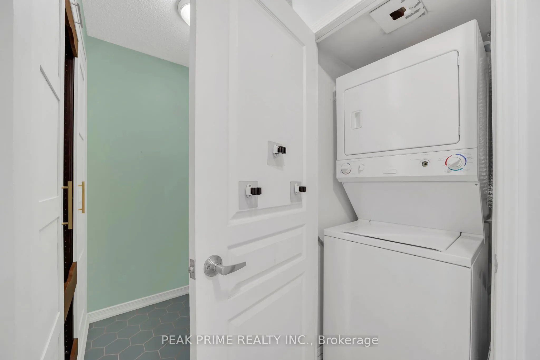 308 Palmerston Avenue, #306