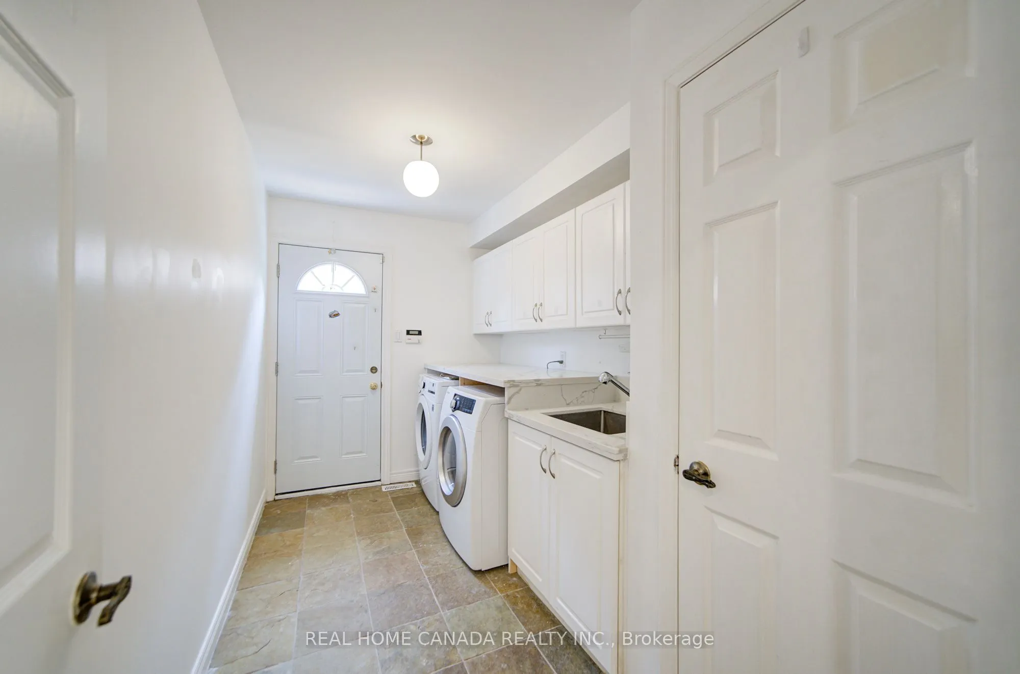 20 Saddletree Drive