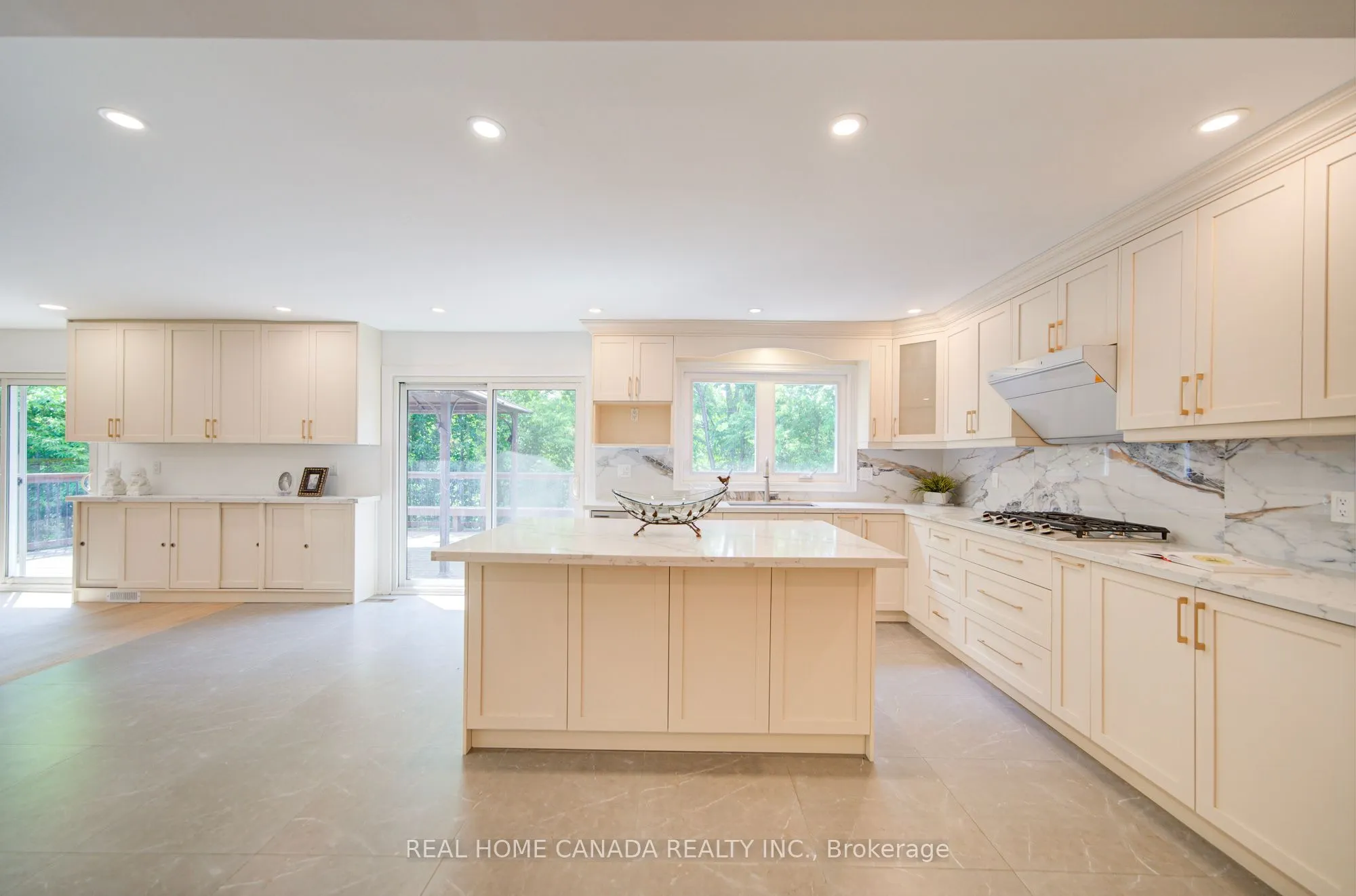 20 Saddletree Drive