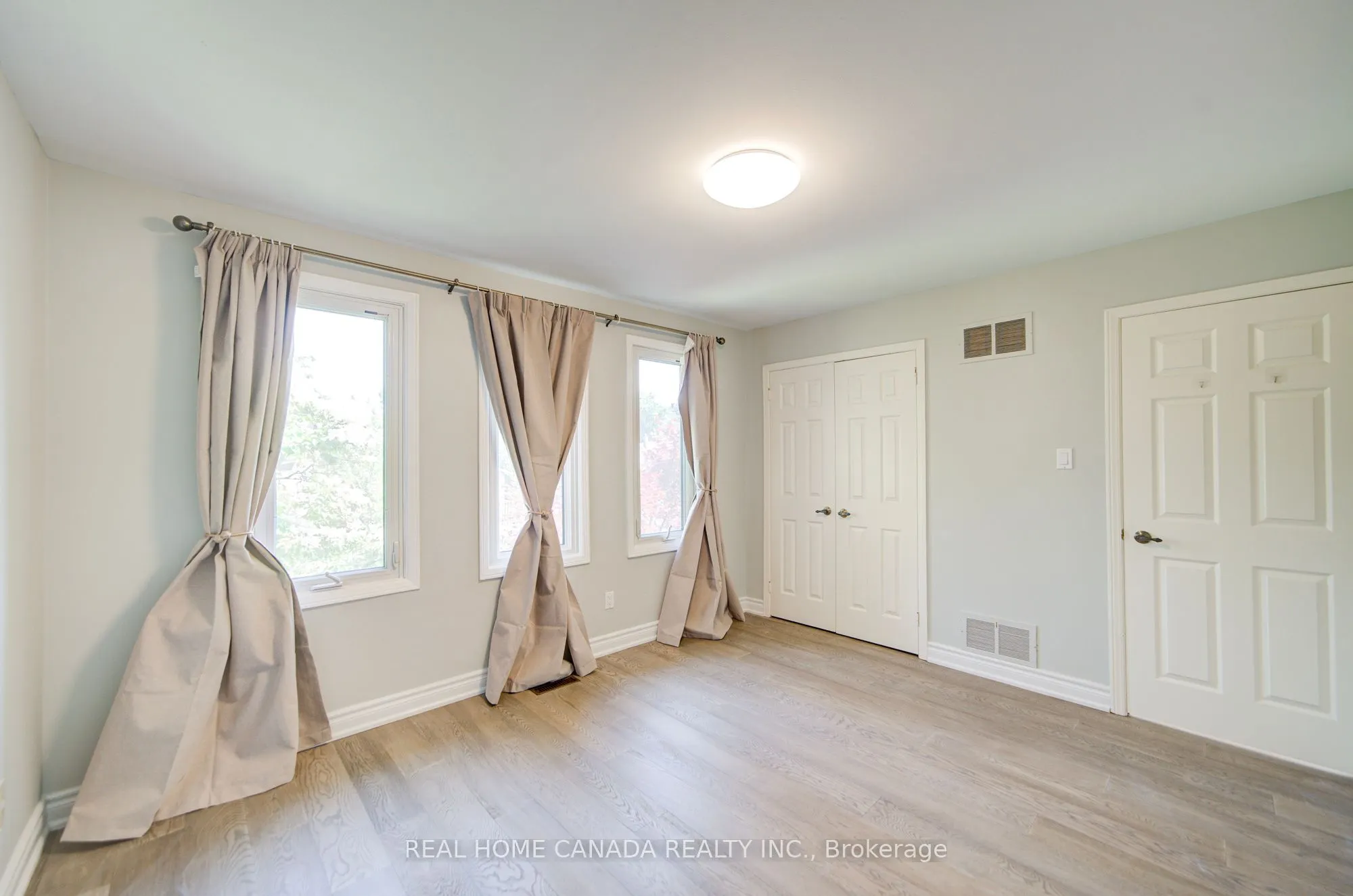 20 Saddletree Drive