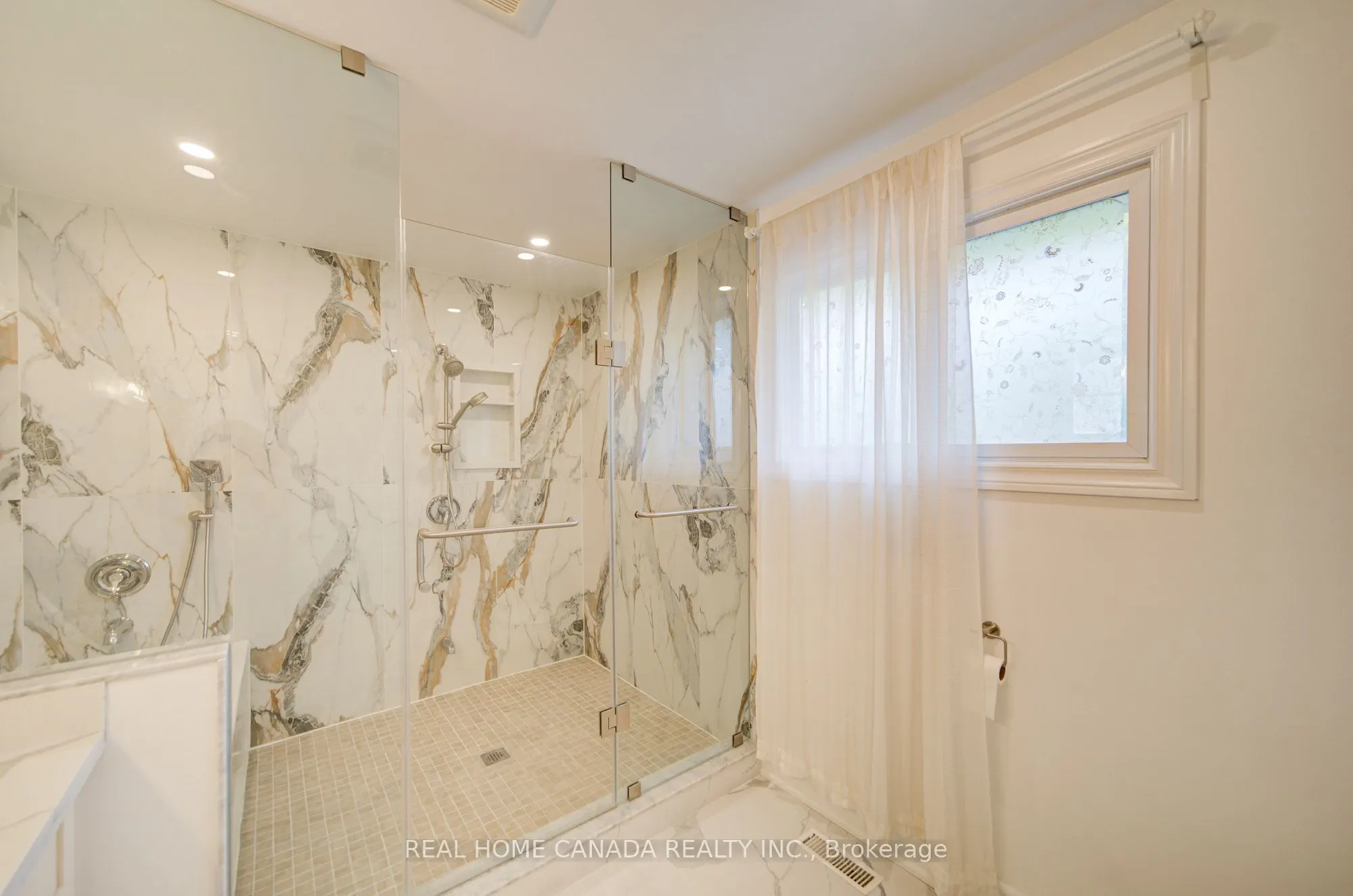 20 Saddletree Drive