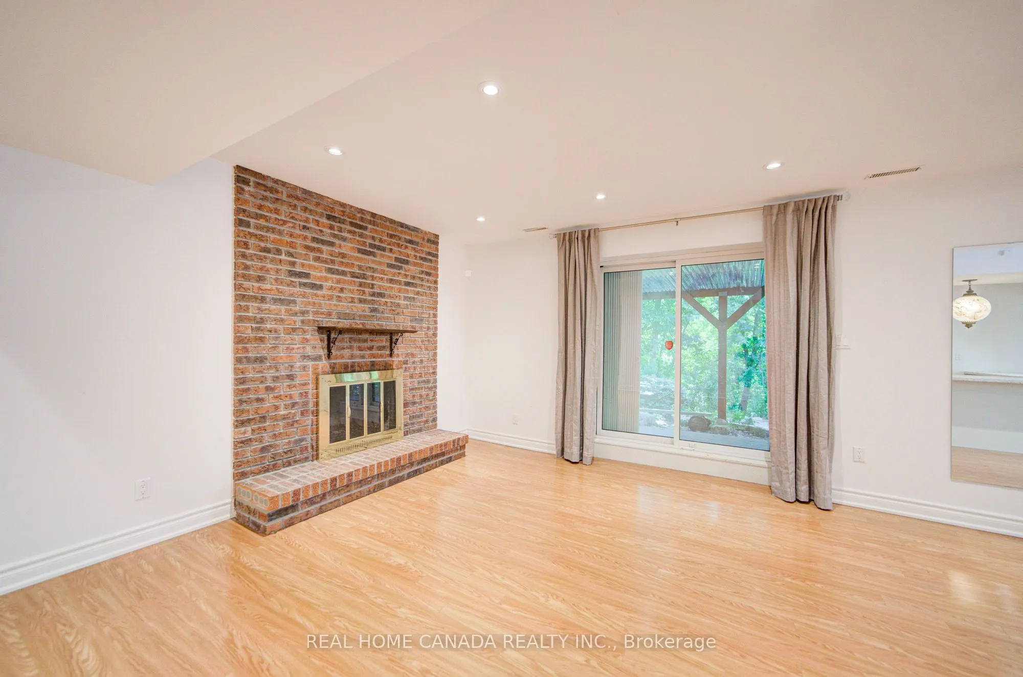 20 Saddletree Drive