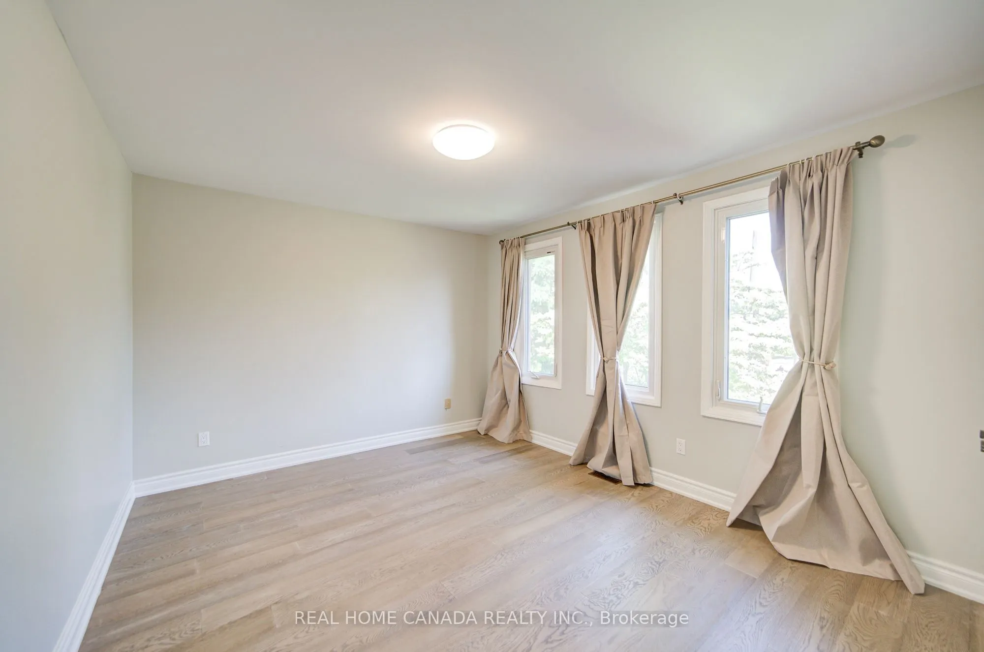 20 Saddletree Drive