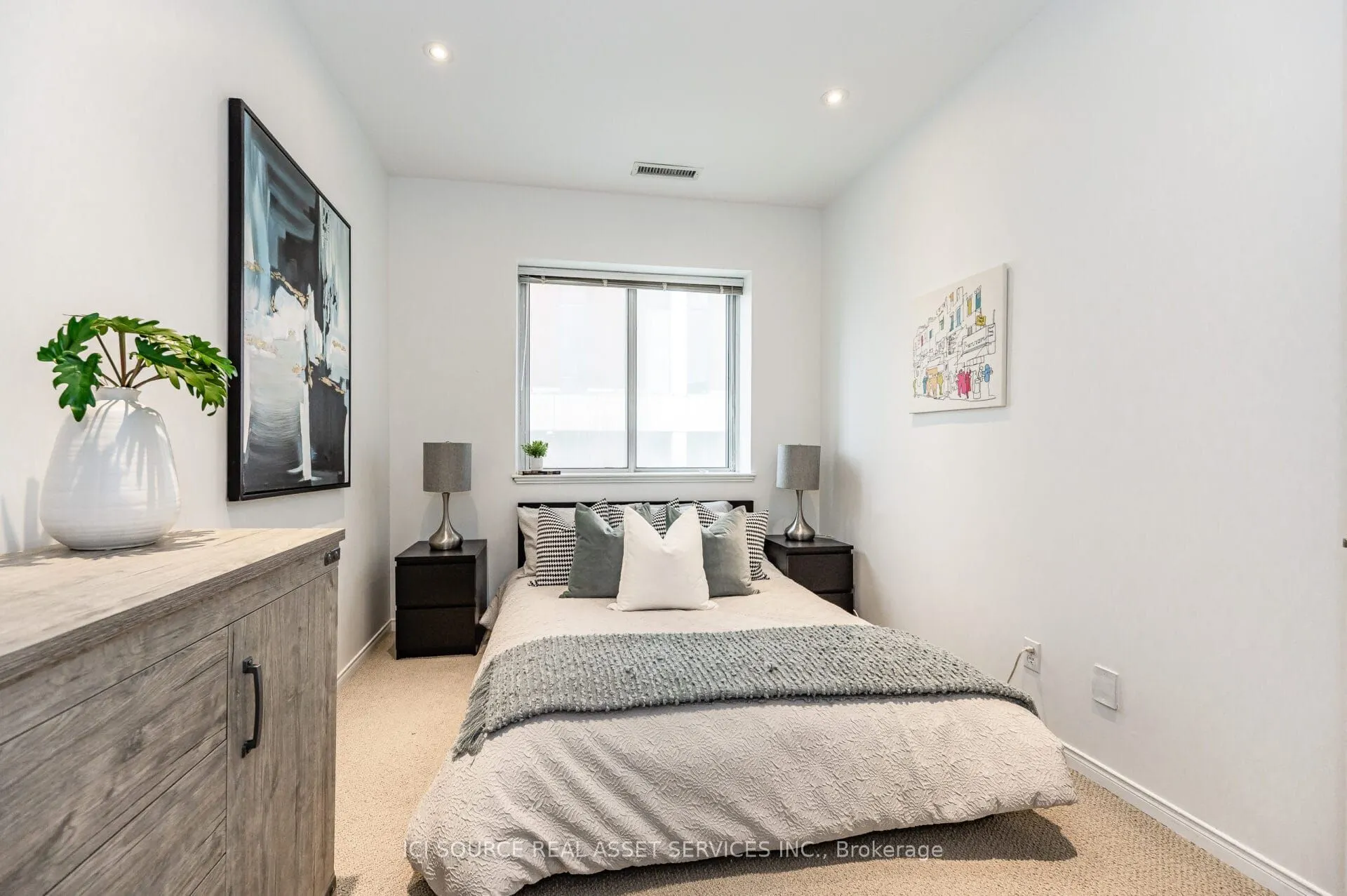 600 Eglinton Avenue E, #308