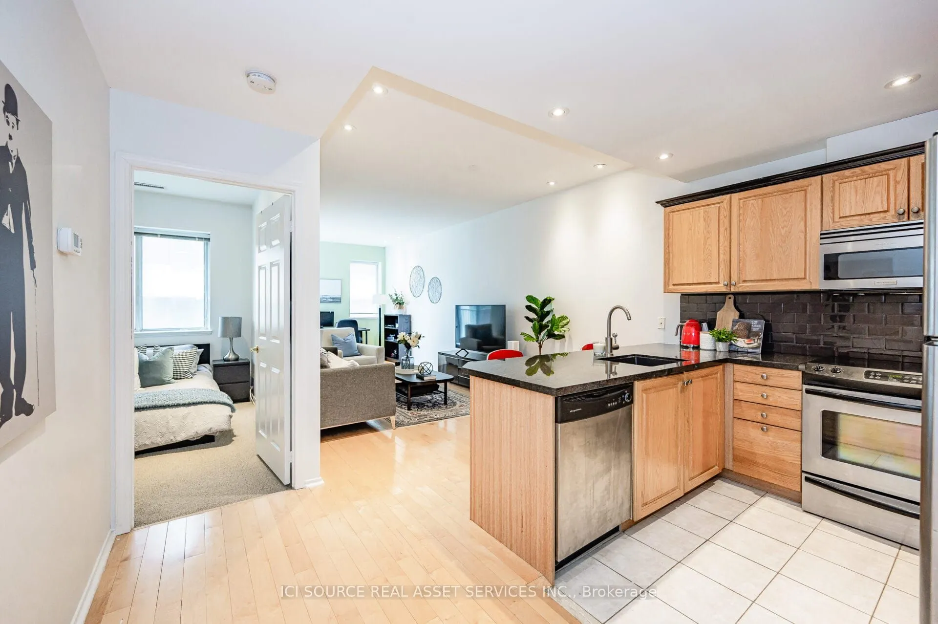 600 Eglinton Avenue E, #308