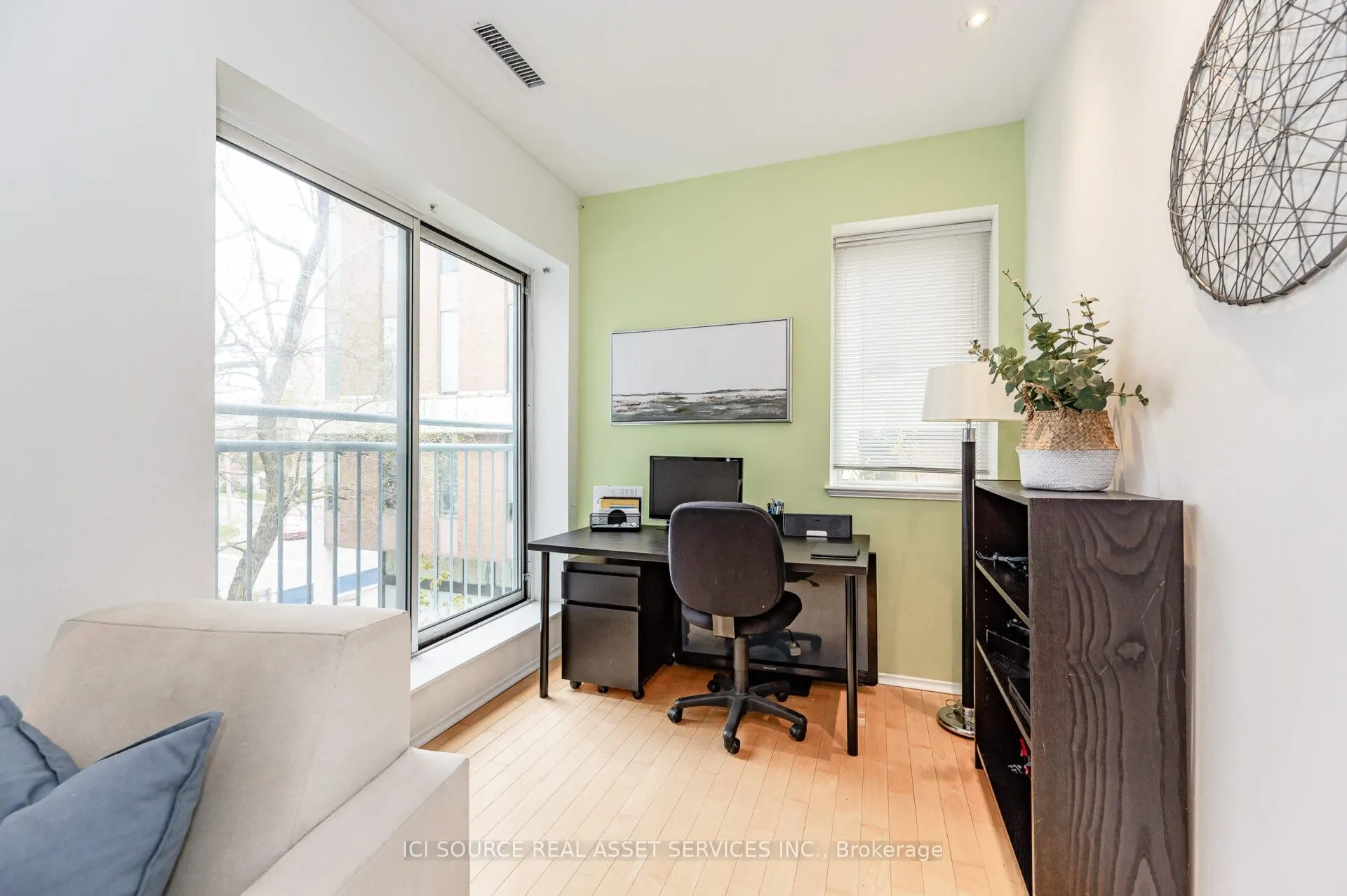 600 Eglinton Avenue E, #308
