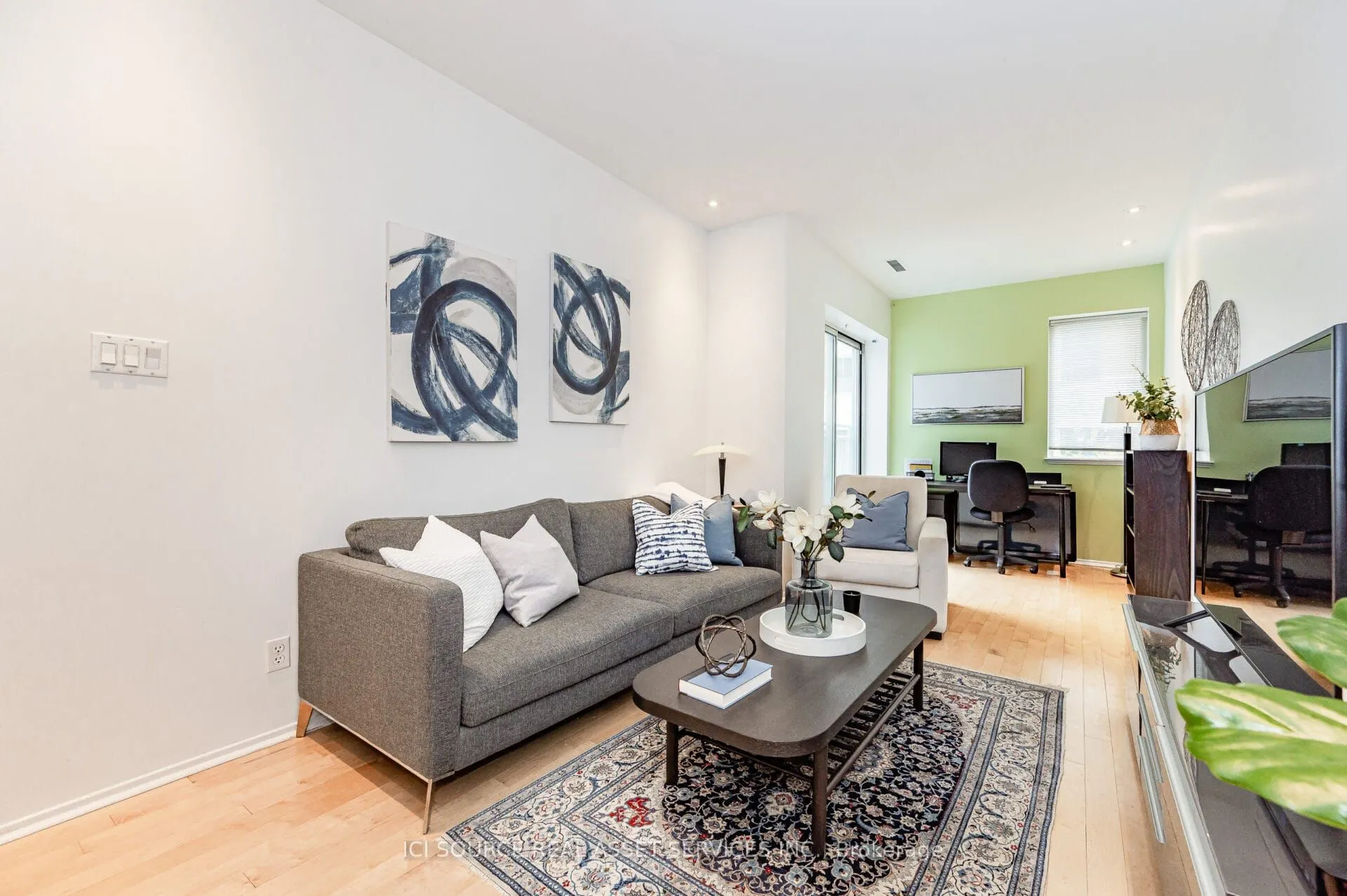 600 Eglinton Avenue E, #308
