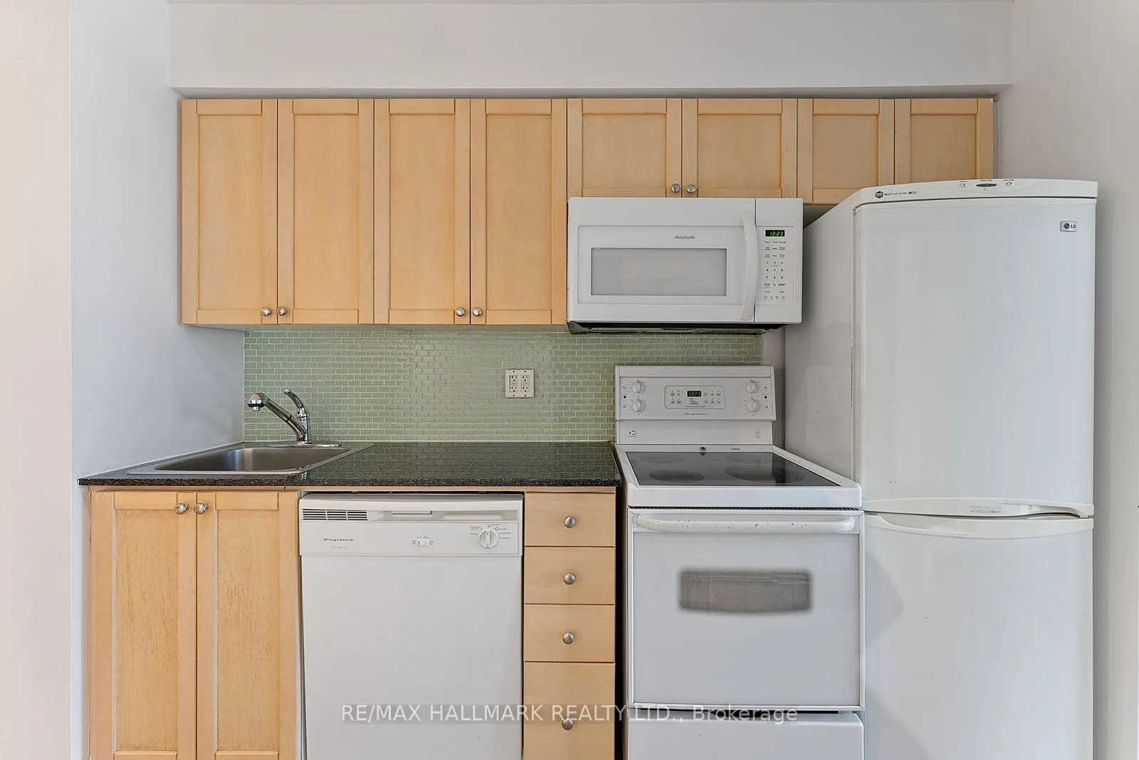 50 Lynn Williams Street, #902