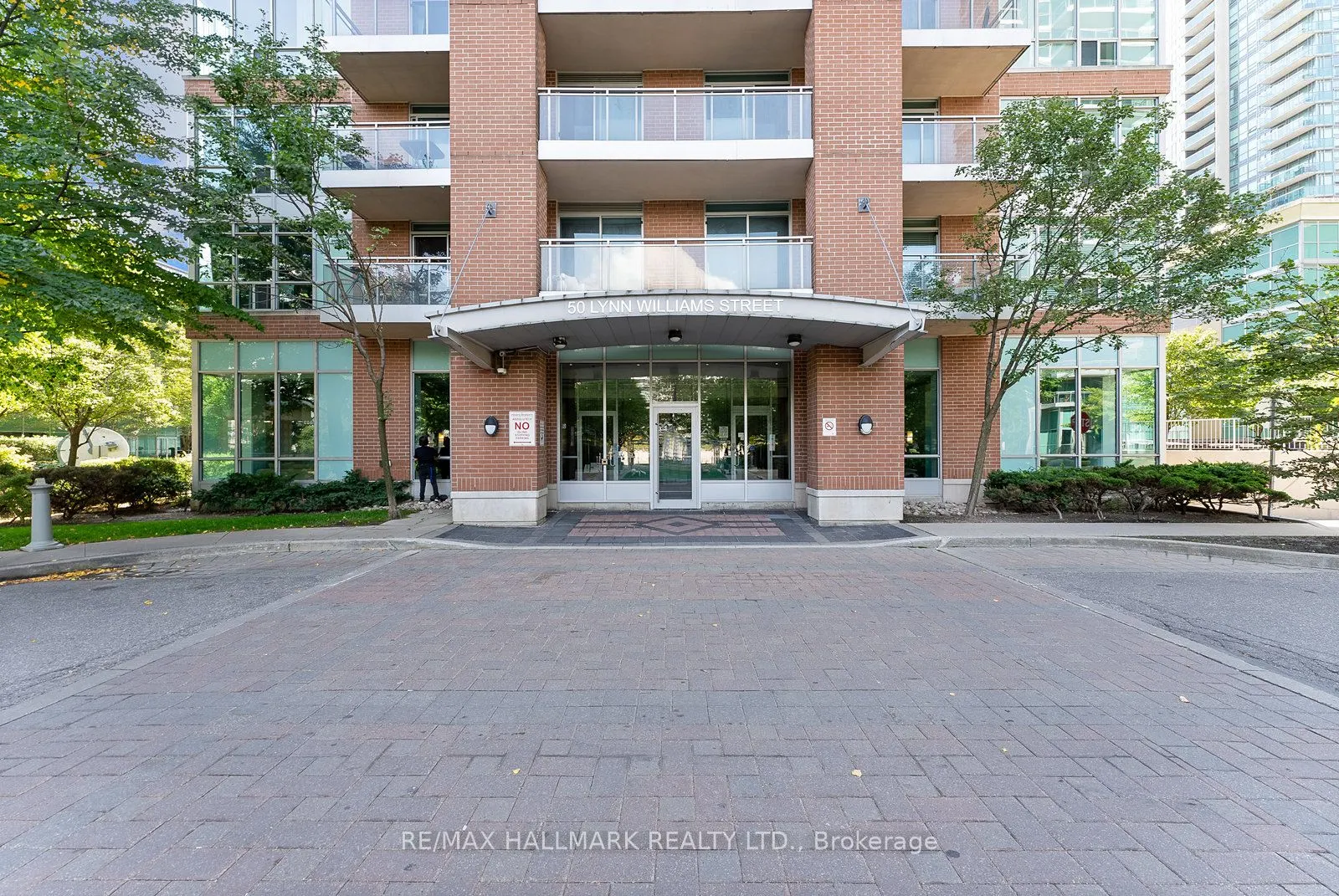 50 Lynn Williams Street, #902