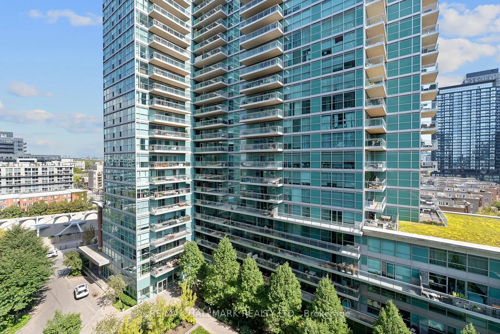 50 Lynn Williams Street, #902