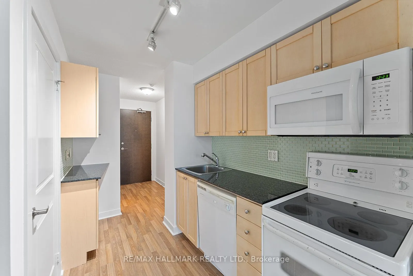 50 Lynn Williams Street, #902