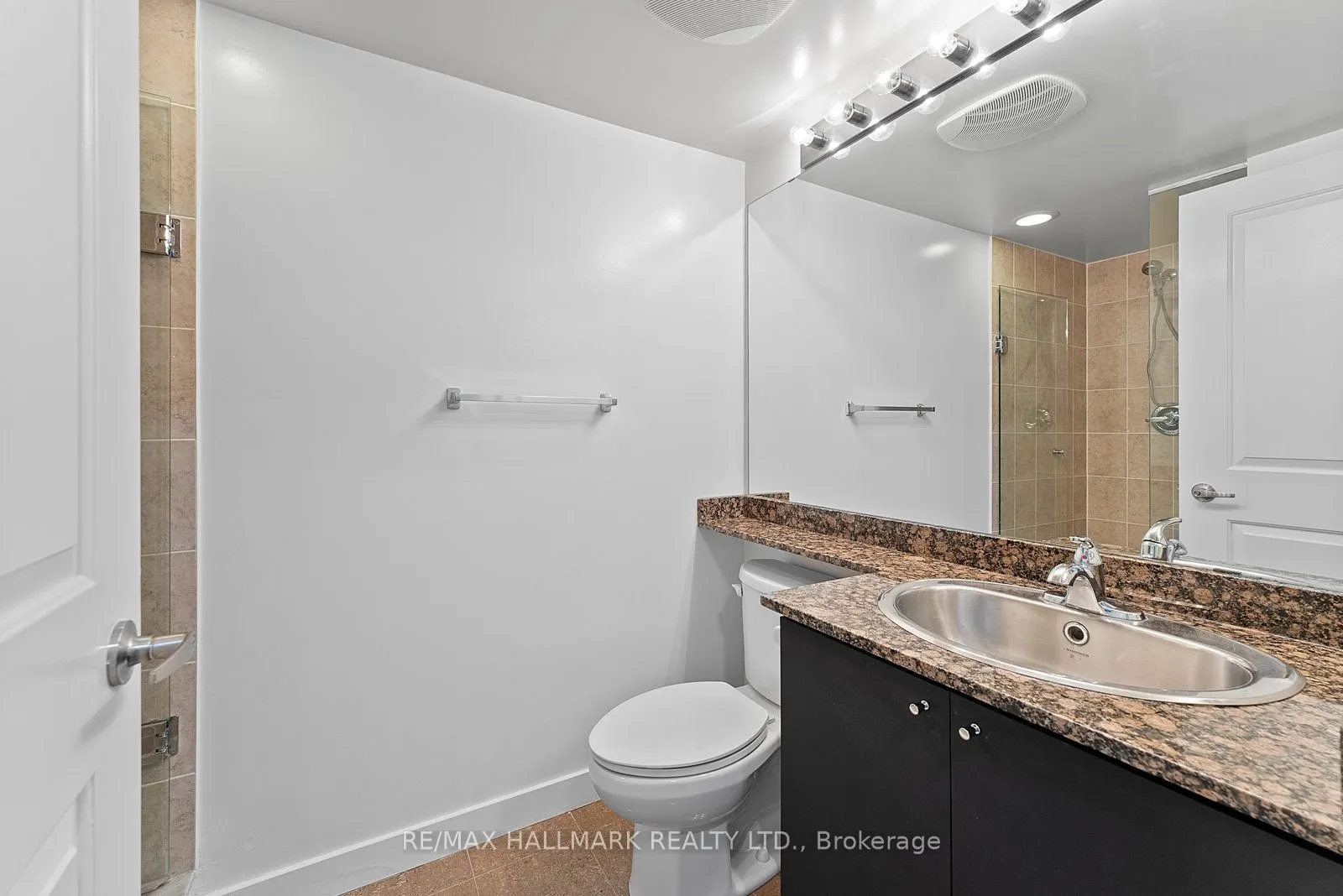 50 Lynn Williams Street, #902