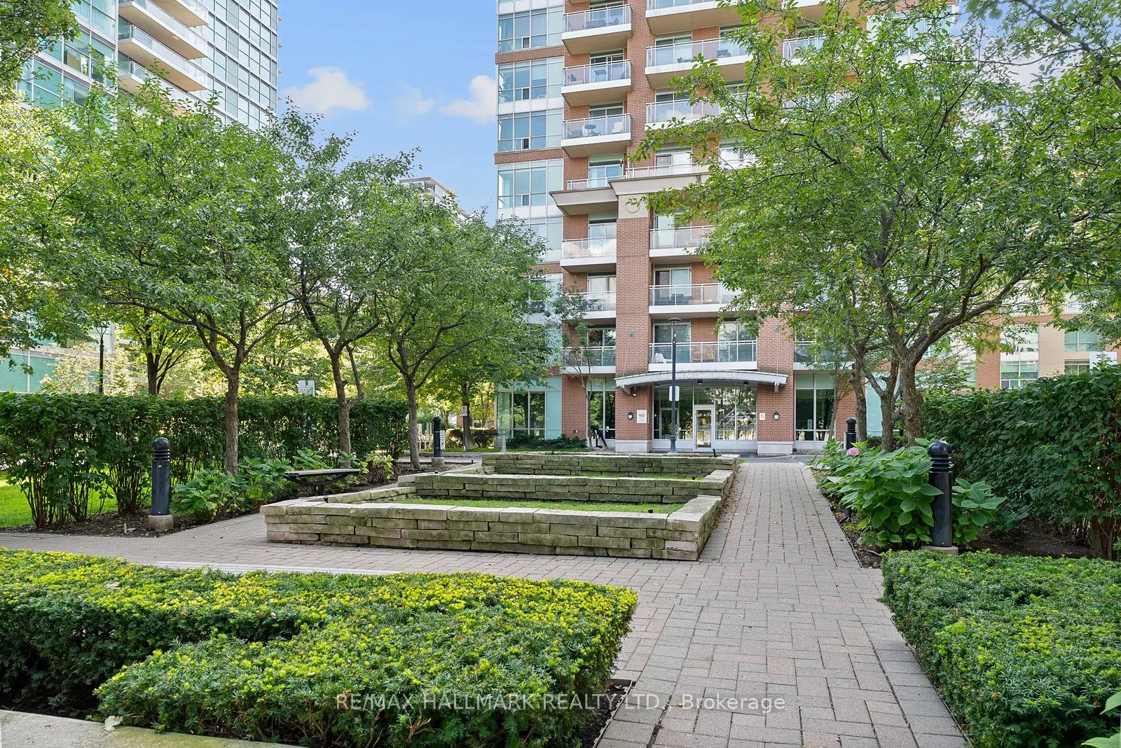 50 Lynn Williams Street, #902