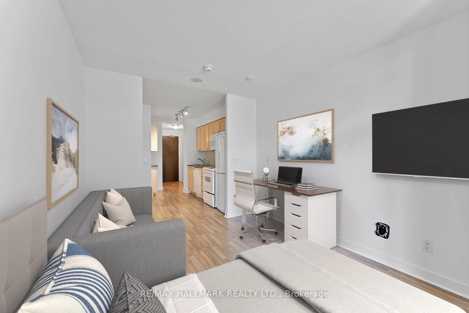 50 Lynn Williams Street, #902