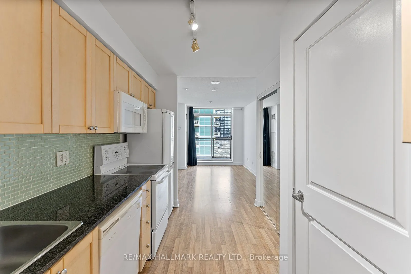 50 Lynn Williams Street, #902