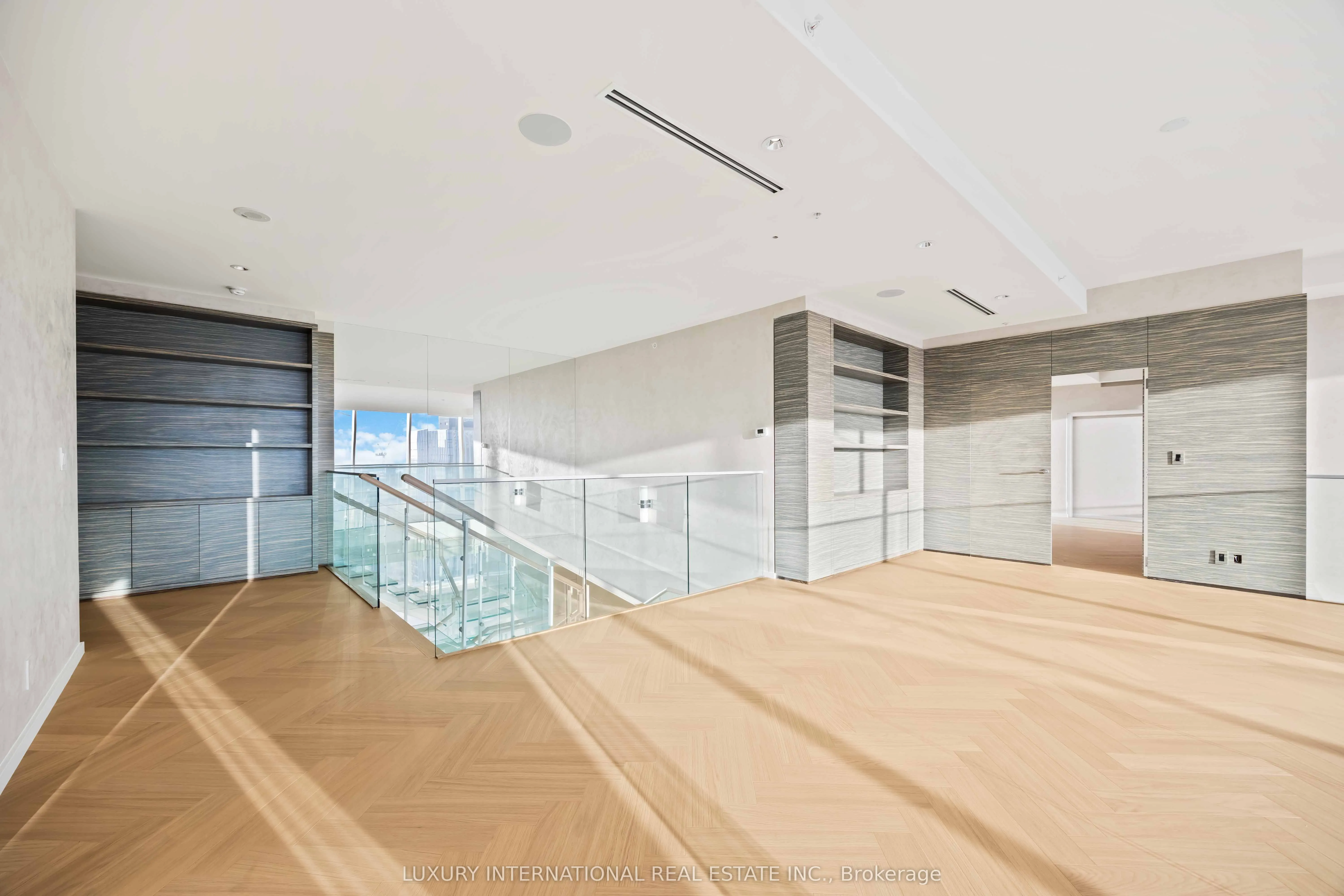 180 University Avenue, #5602