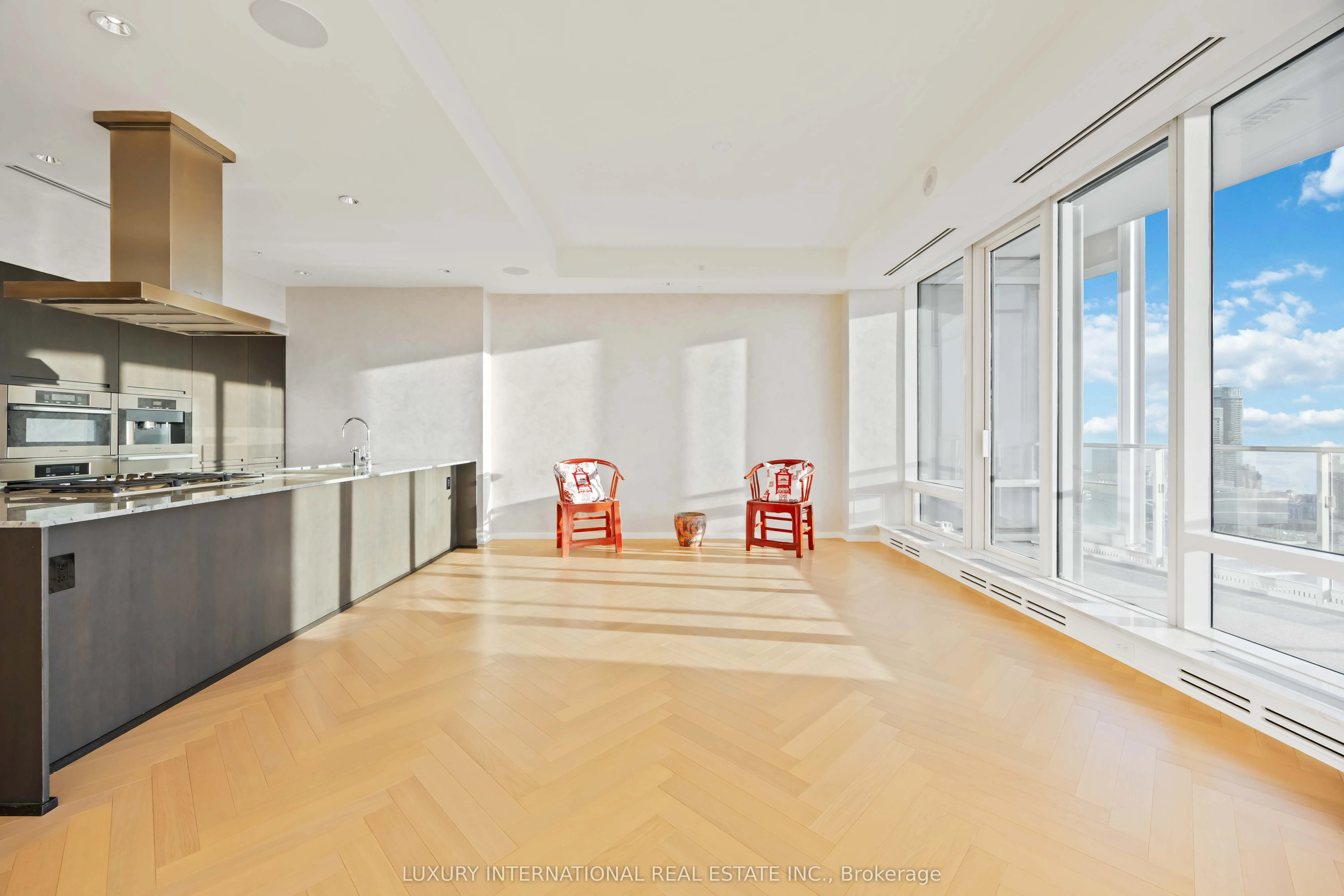 180 University Avenue, #5602