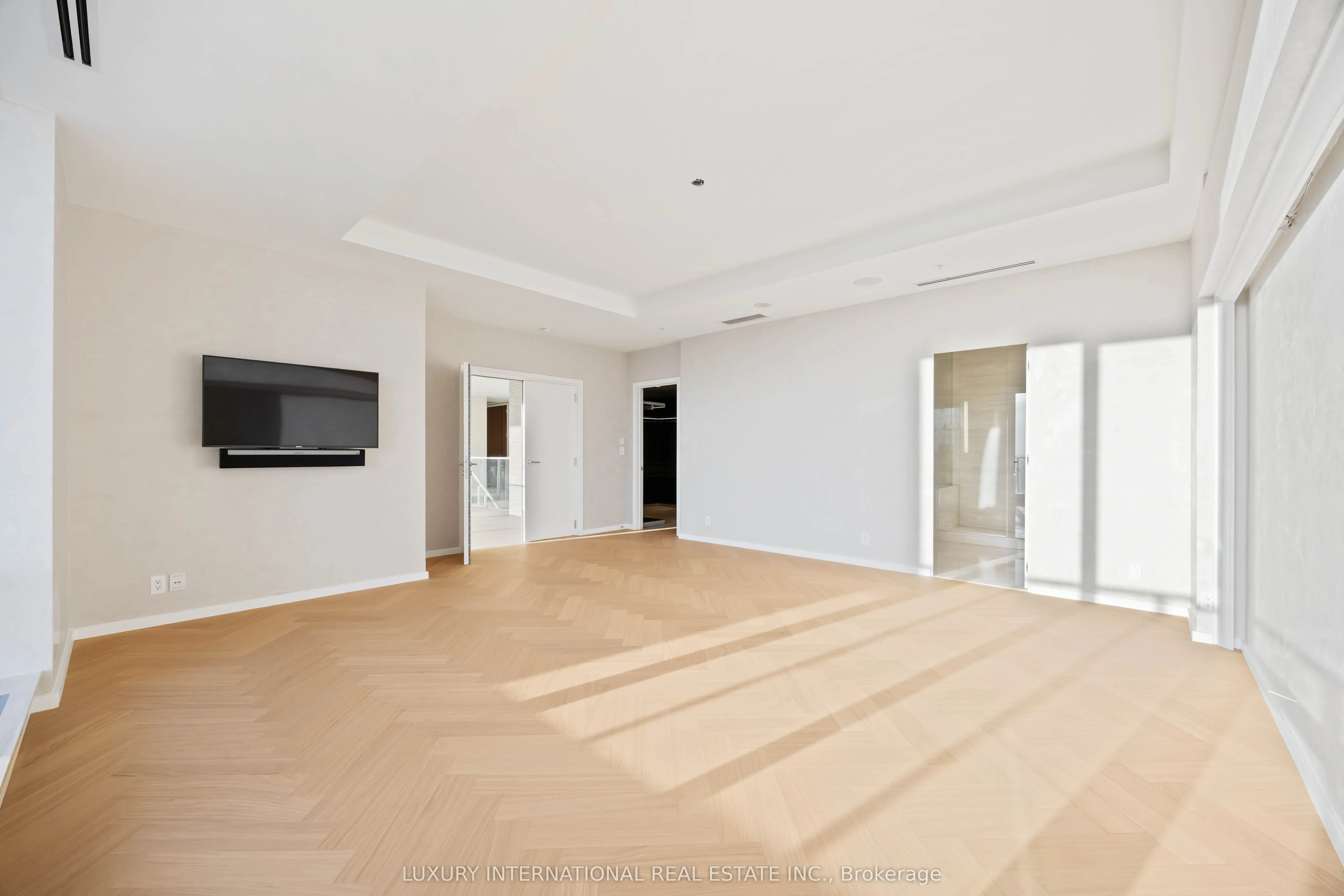 180 University Avenue, #5602