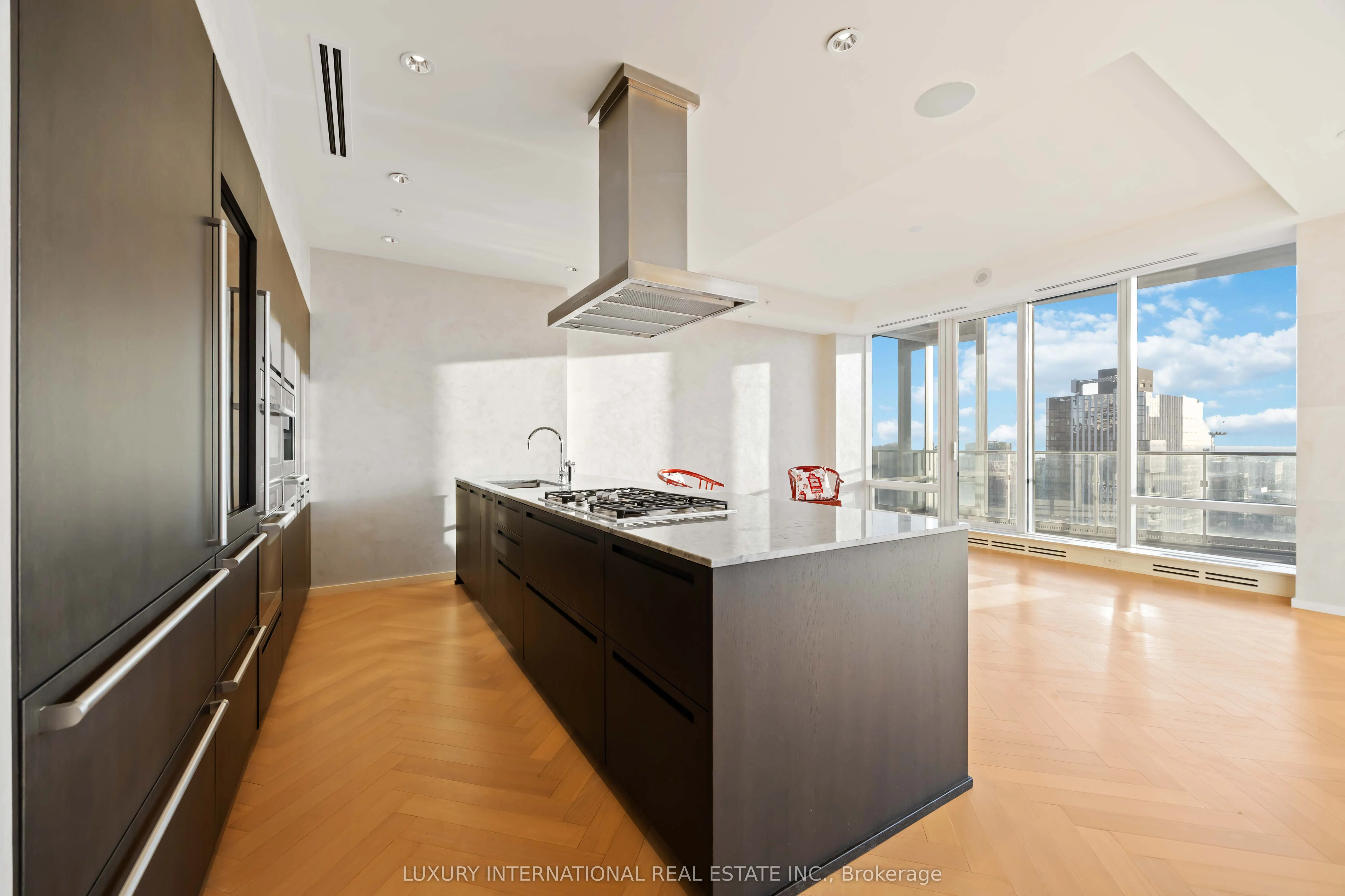 180 University Avenue, #5602