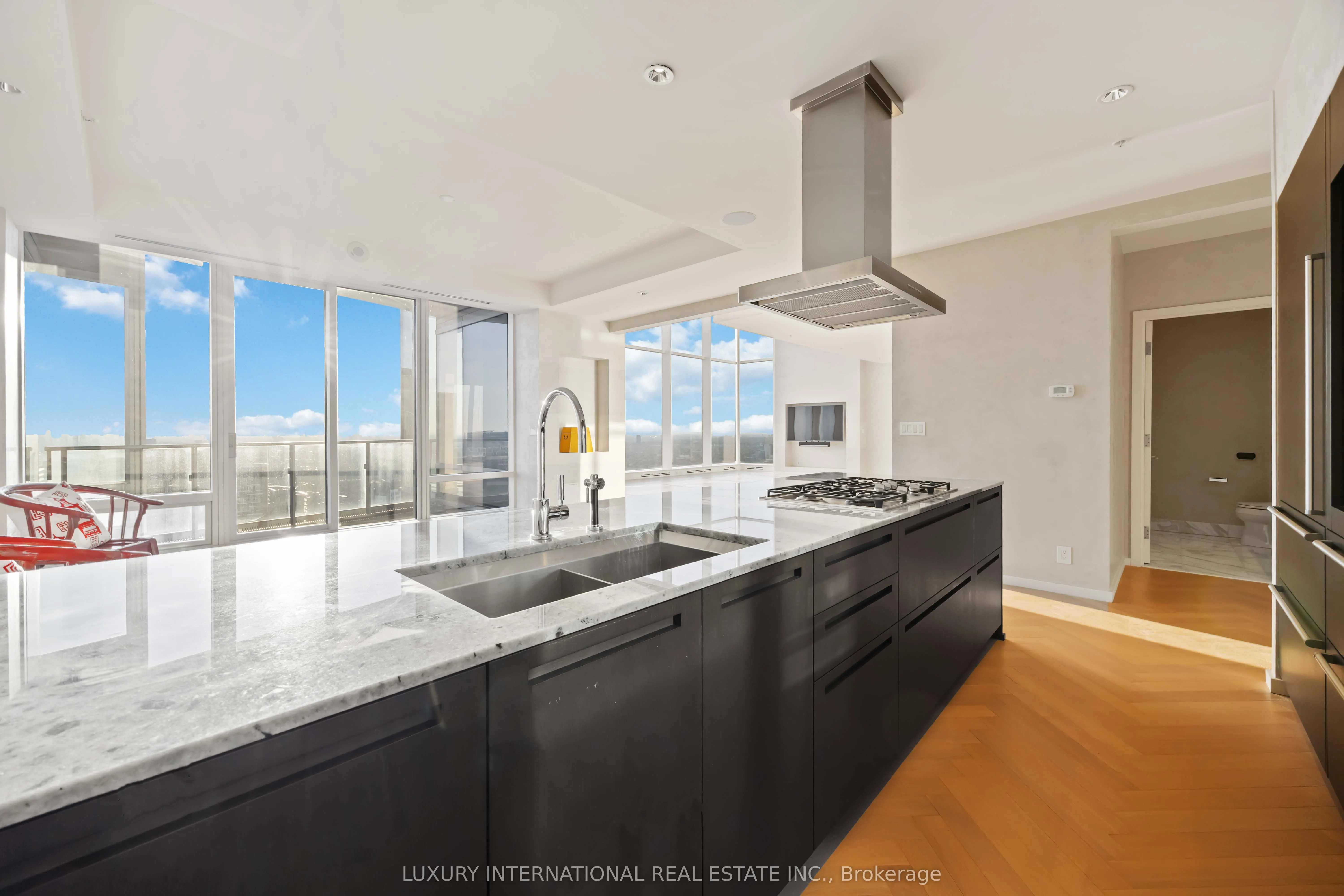 180 University Avenue, #5602