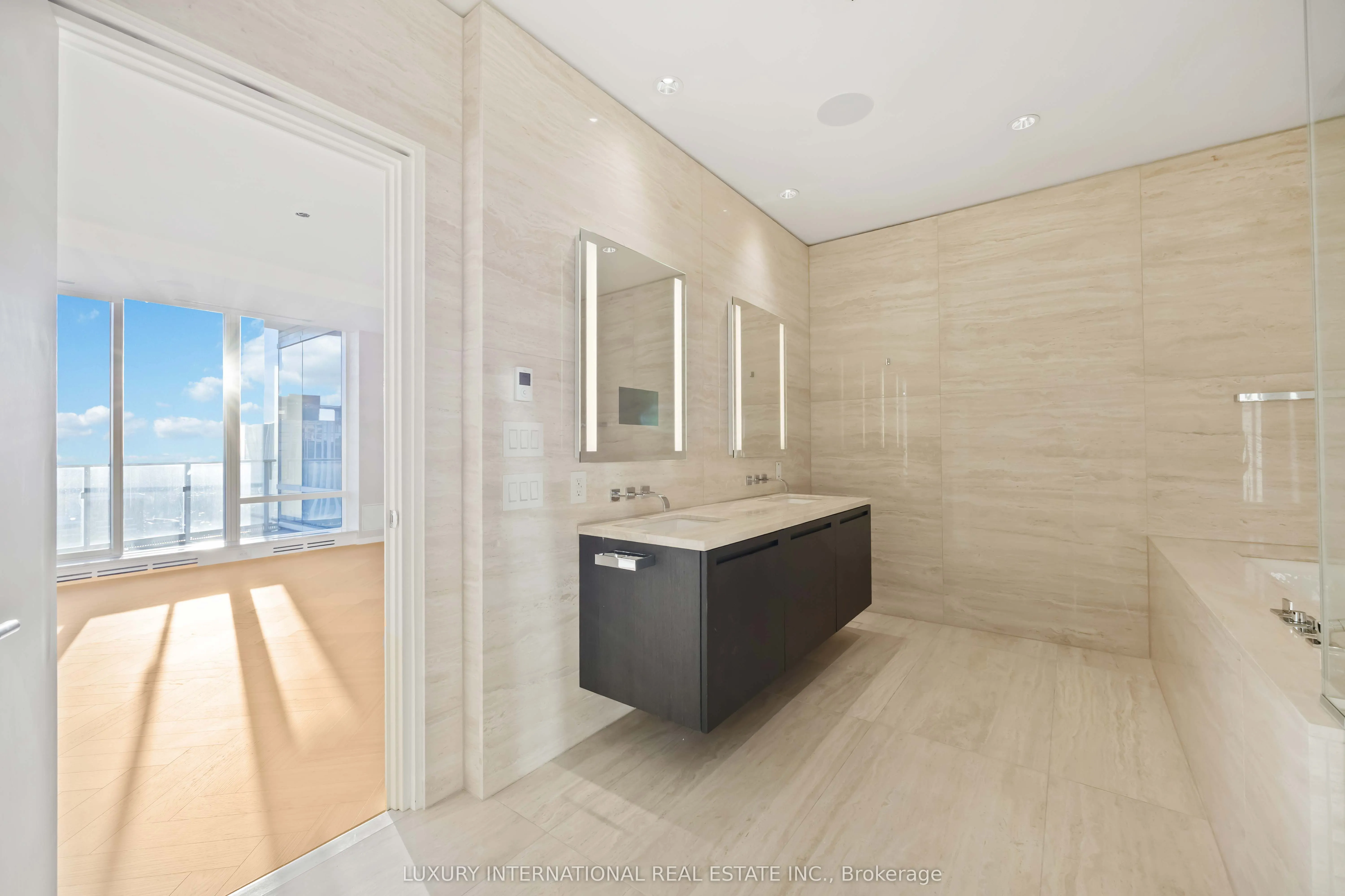 180 University Avenue, #5602