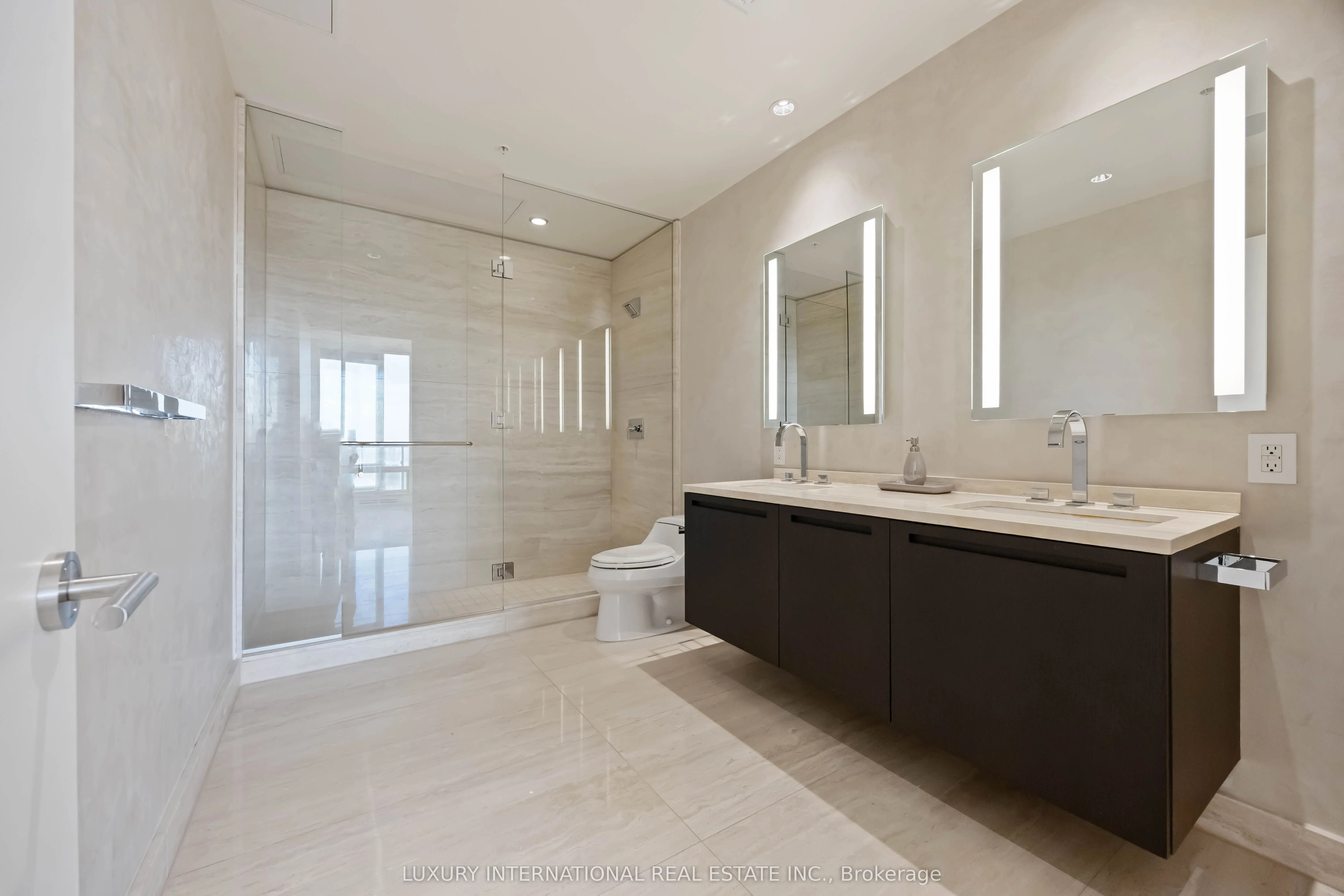 180 University Avenue, #5602