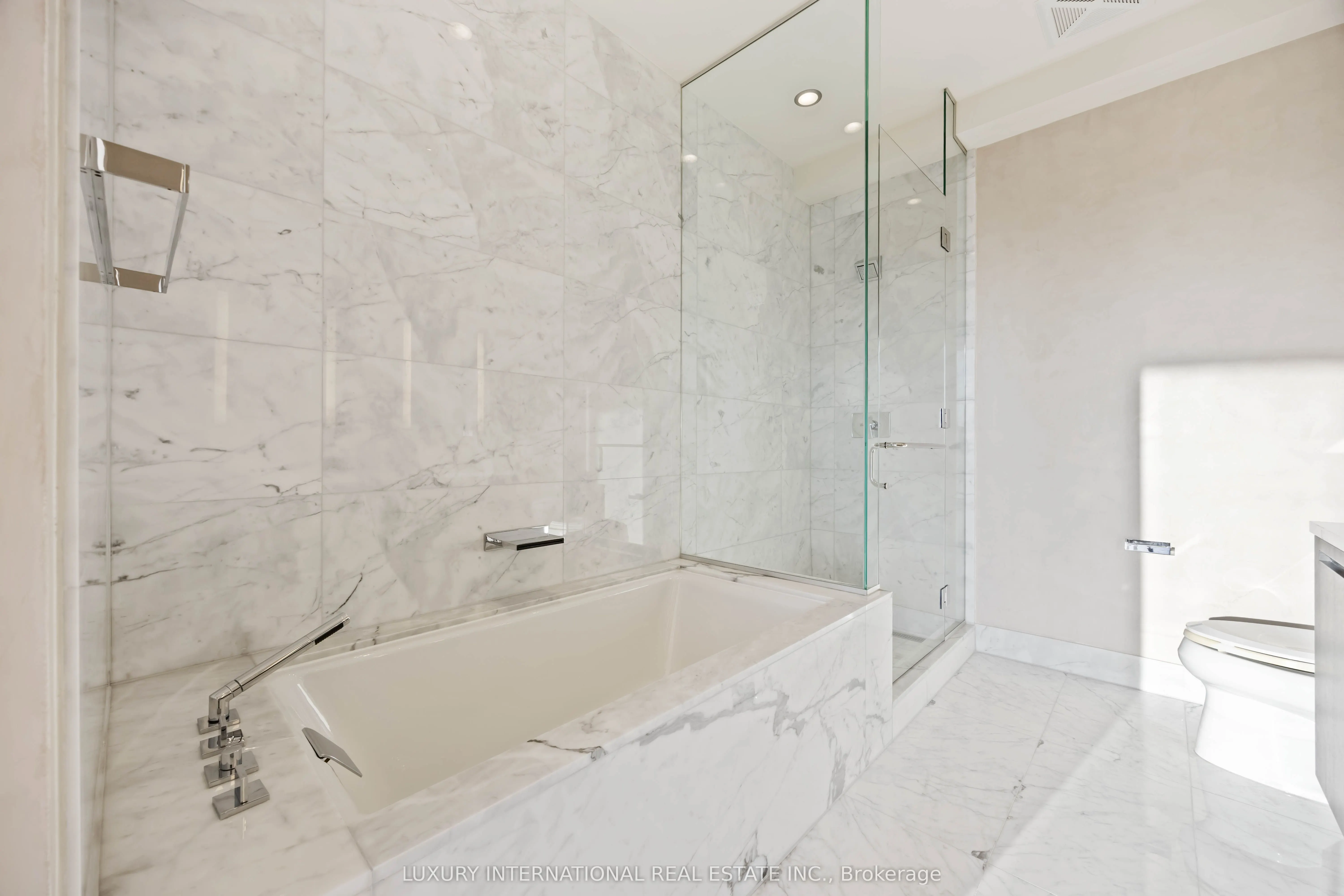 180 University Avenue, #5602
