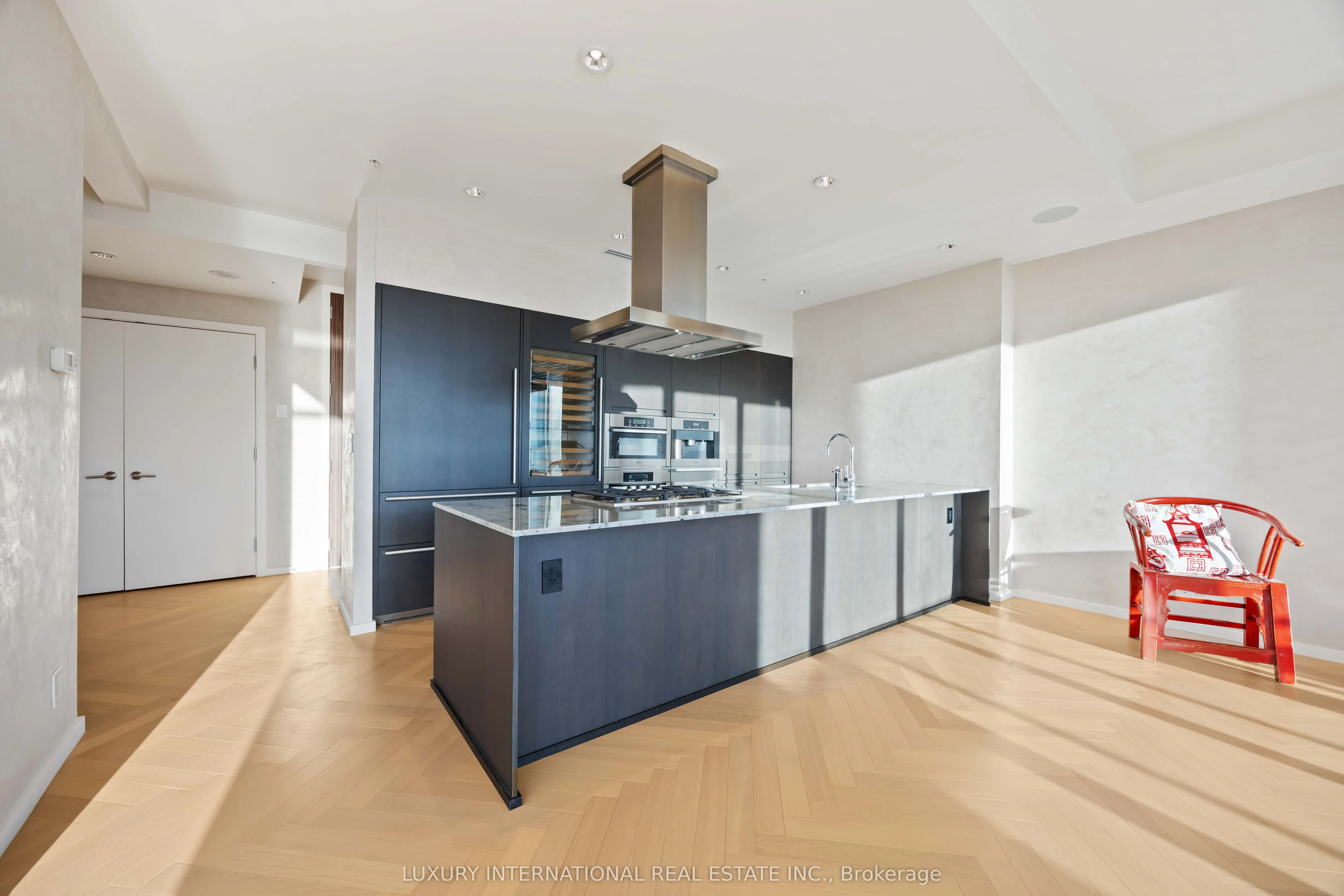 180 University Avenue, #5602