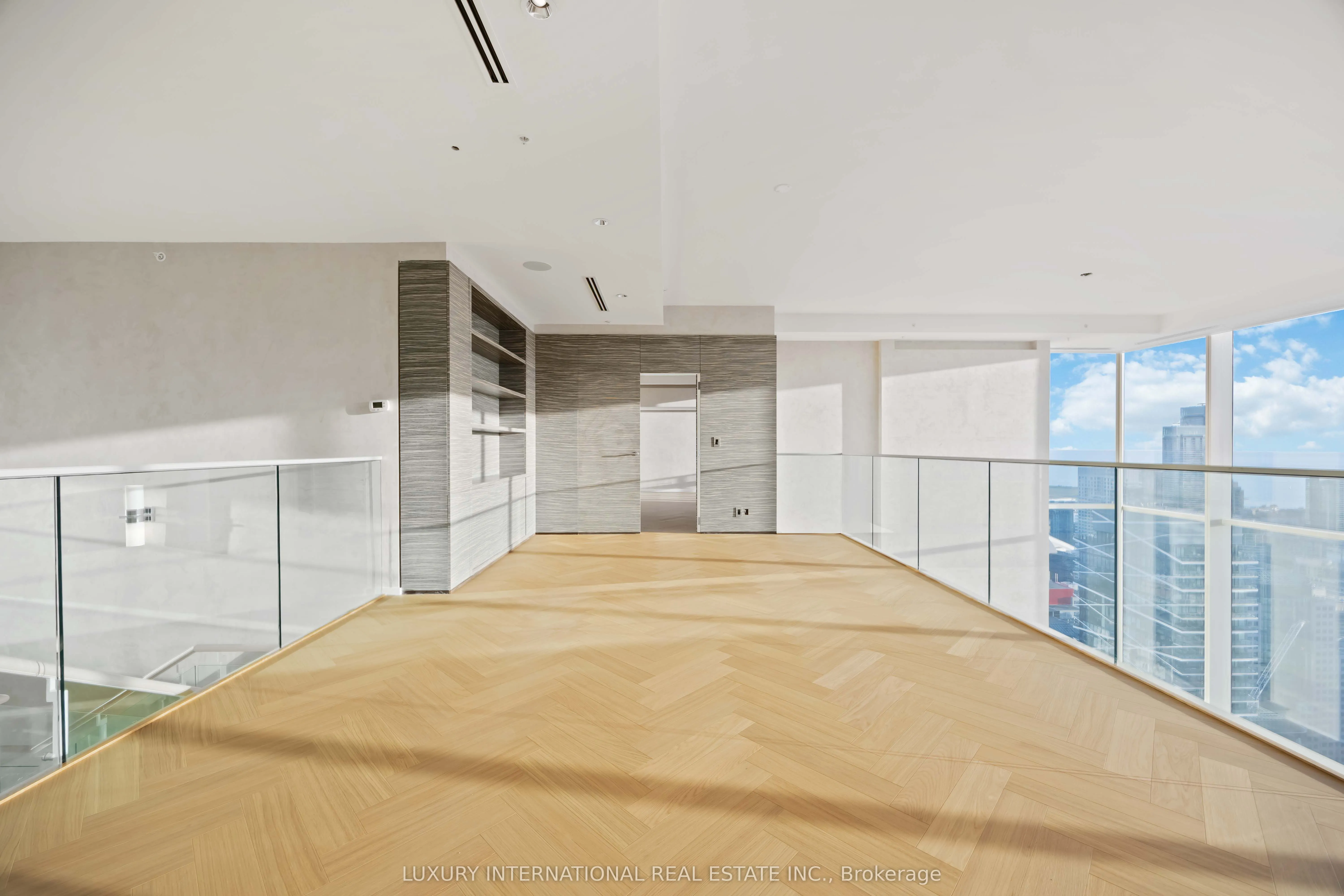 180 University Avenue, #5602